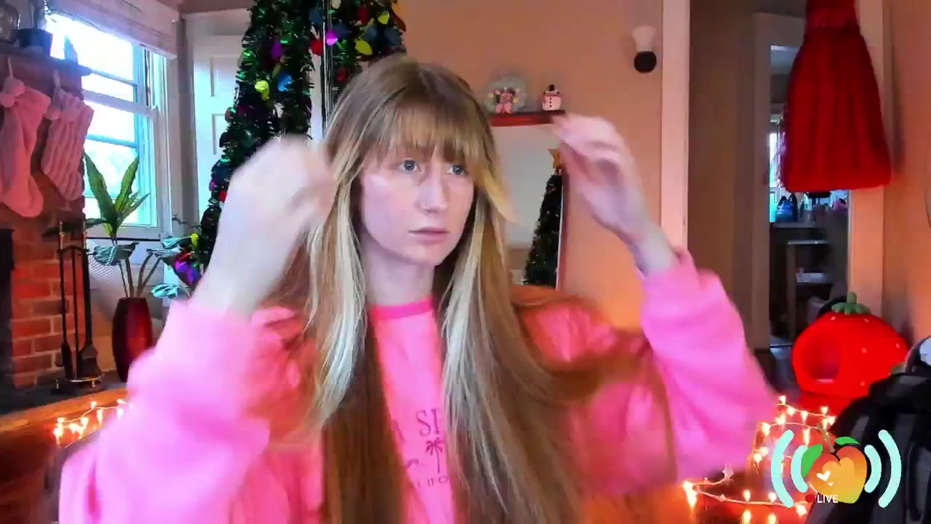 Gallery image thumbnail from SweetMango's myfreecams stream on, 12/29/2024, 22:05 image 15 of 20