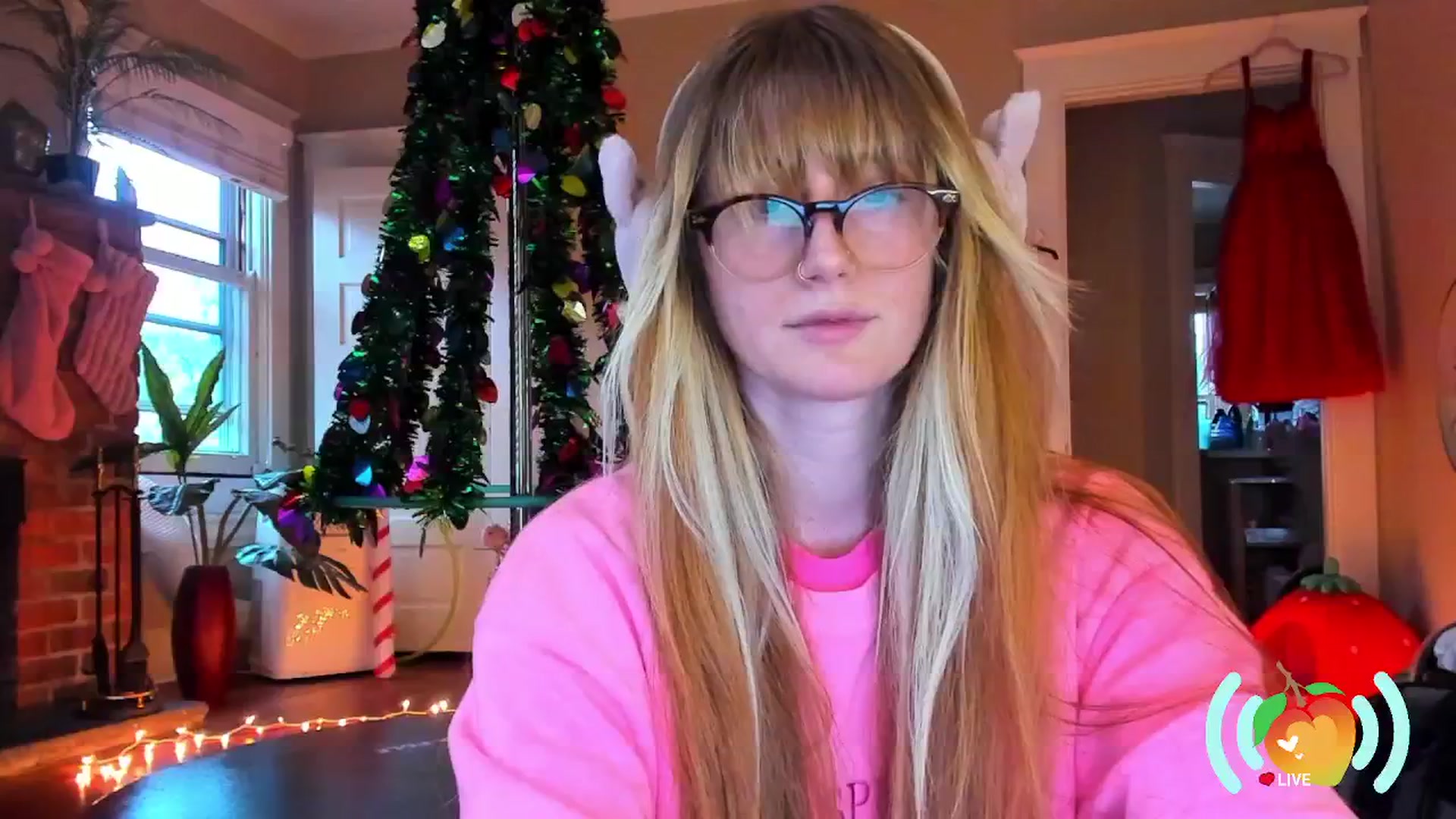 Gallery image thumbnail from SweetMango's myfreecams stream on, 12/29/2024, 22:05 image 20 of 20