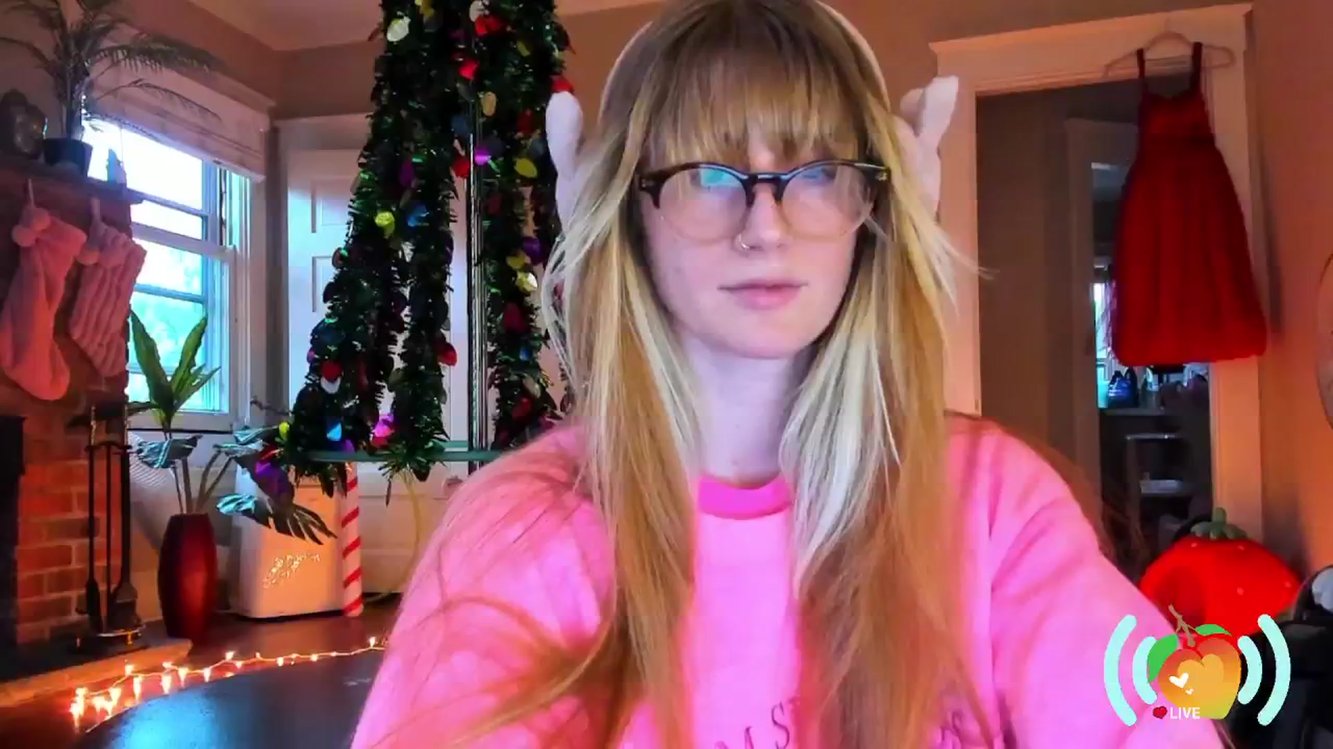 Gallery image thumbnail from SweetMango's myfreecams stream on, 12/29/2024, 22:05 image 18 of 20