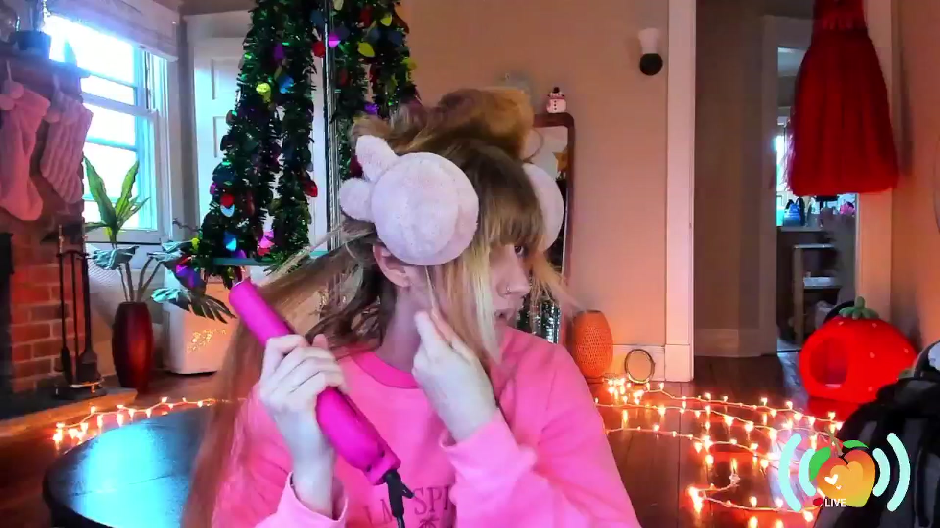 Gallery image thumbnail from SweetMango's myfreecams stream on, 12/29/2024, 22:05 image 11 of 20
