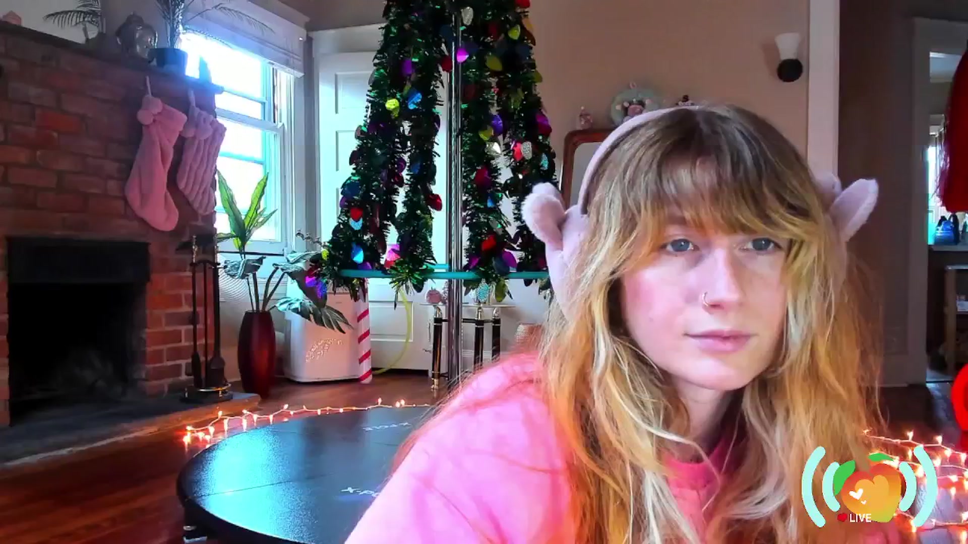 Gallery image thumbnail from SweetMango's myfreecams stream on, 12/29/2024, 22:05 image 2 of 20