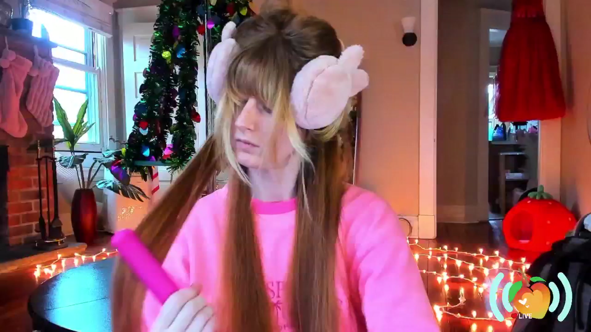 Gallery image thumbnail from SweetMango's myfreecams stream on, 12/29/2024, 22:05 image 13 of 20