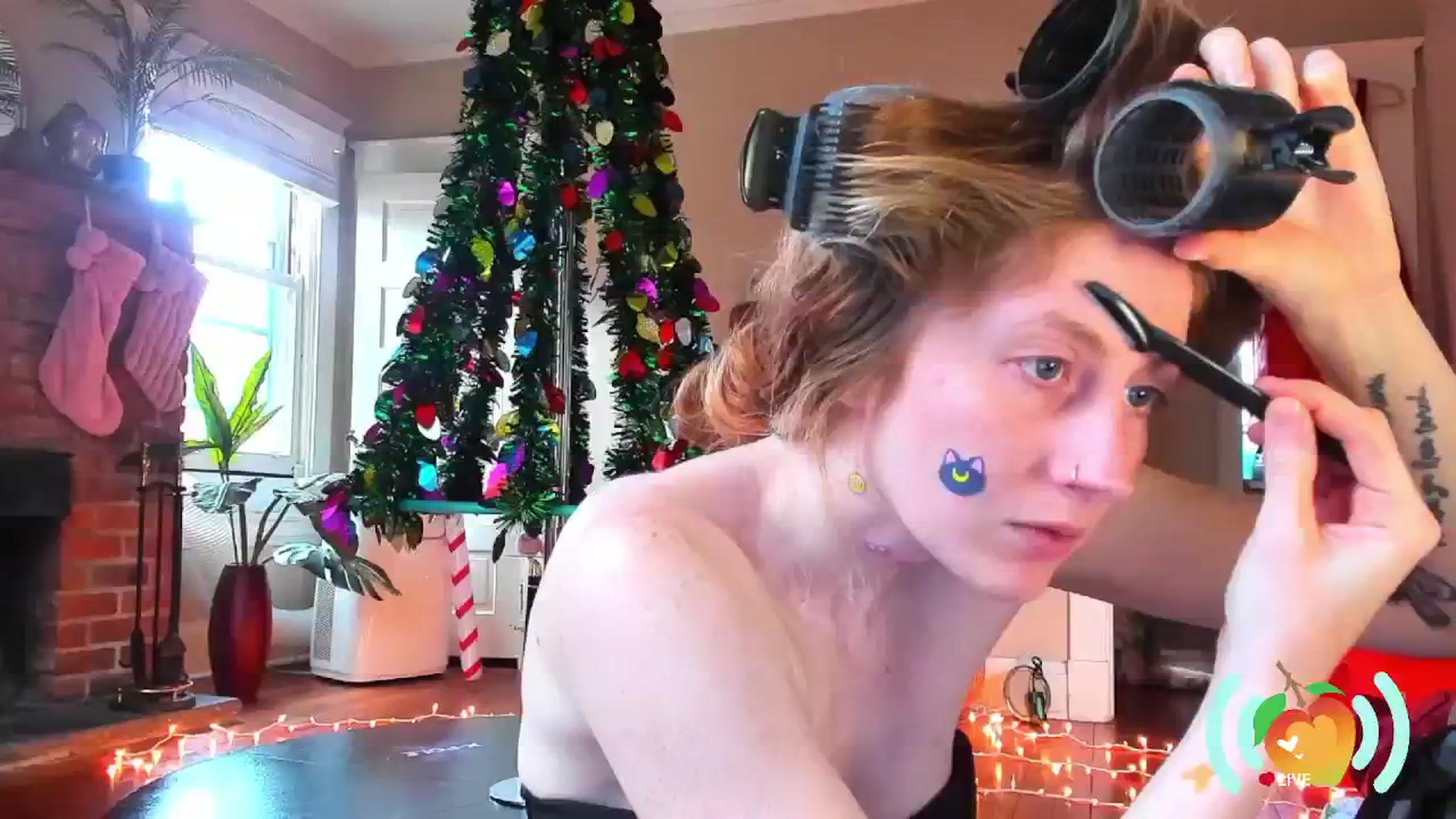 Gallery image thumbnail from SweetMango's myfreecams stream on, 12/31/2024, 21:11 image 2 of 20