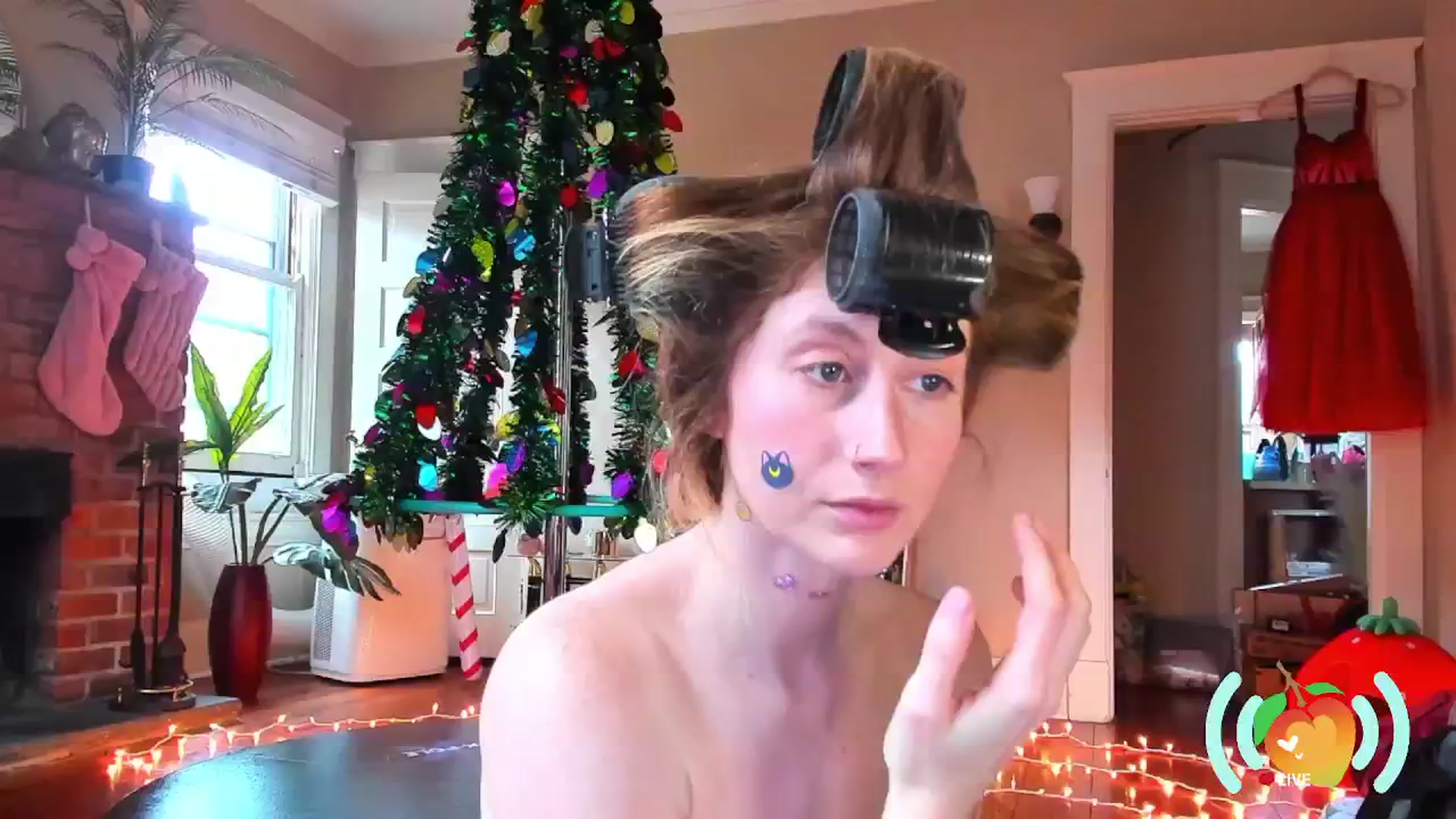 Gallery image thumbnail from SweetMango's myfreecams stream on, 12/31/2024, 21:11 image 4 of 20