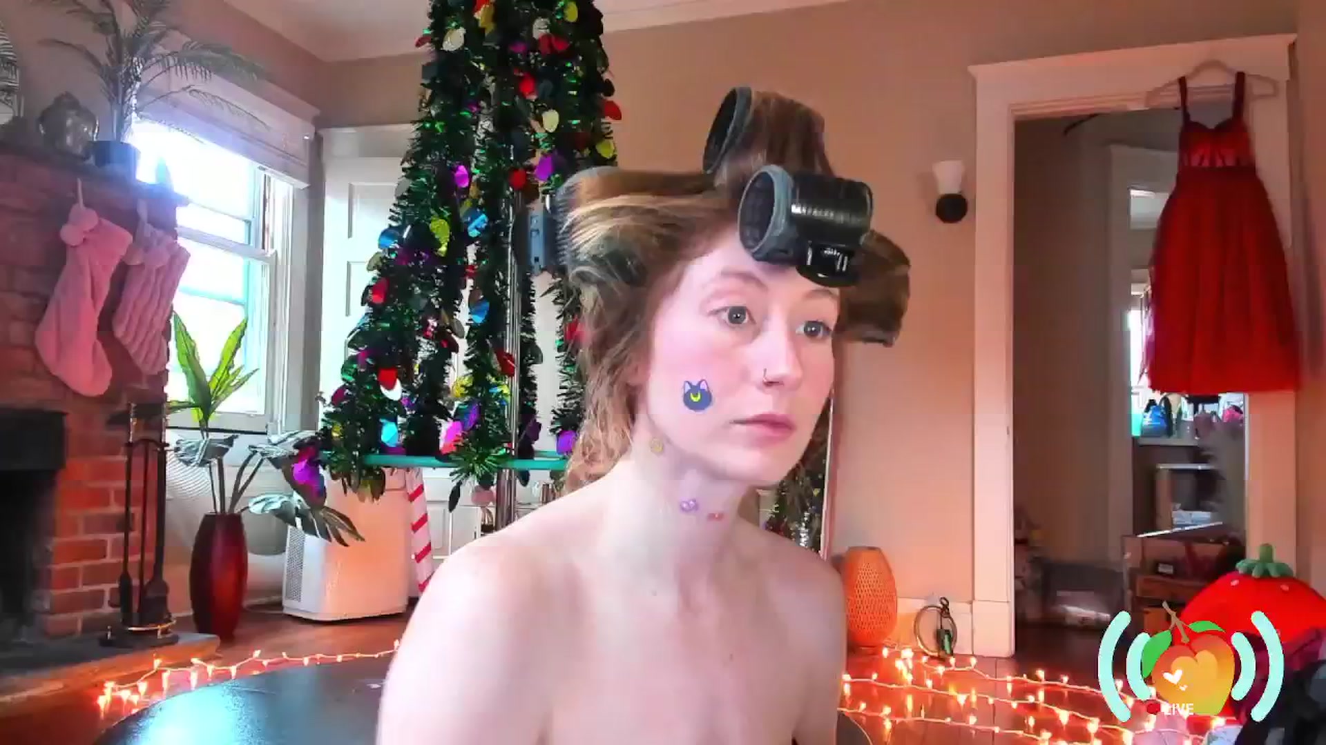 Gallery image thumbnail from SweetMango's myfreecams stream on, 12/31/2024, 21:11 image 5 of 20