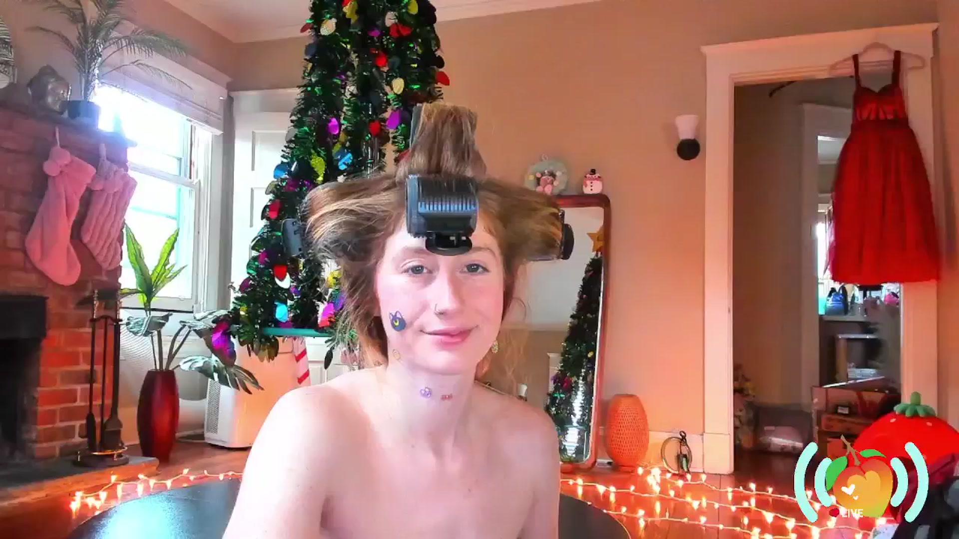 Gallery image thumbnail from SweetMango's myfreecams stream on, 12/31/2024, 21:11 image 7 of 20