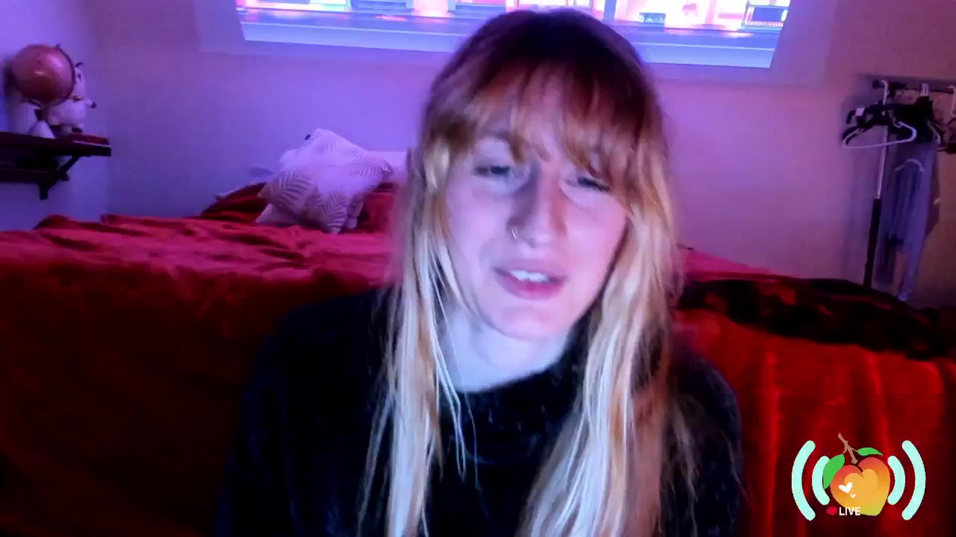 Gallery image thumbnail from SweetMango's myfreecams stream on, 01/21/2025, 24:58 image 14 of 20