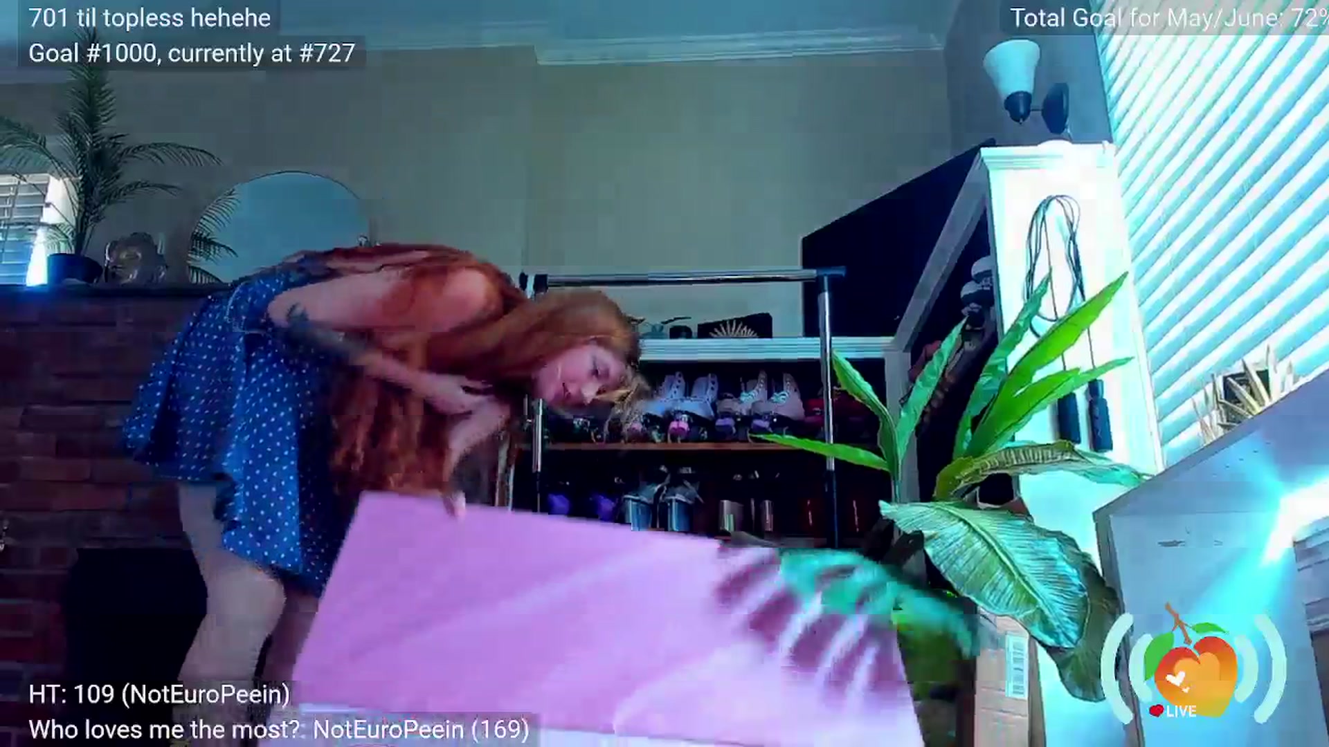 Gallery image thumbnail from SweetMango's myfreecams stream on, 07/06/2025, 19:15 image 5 of 20