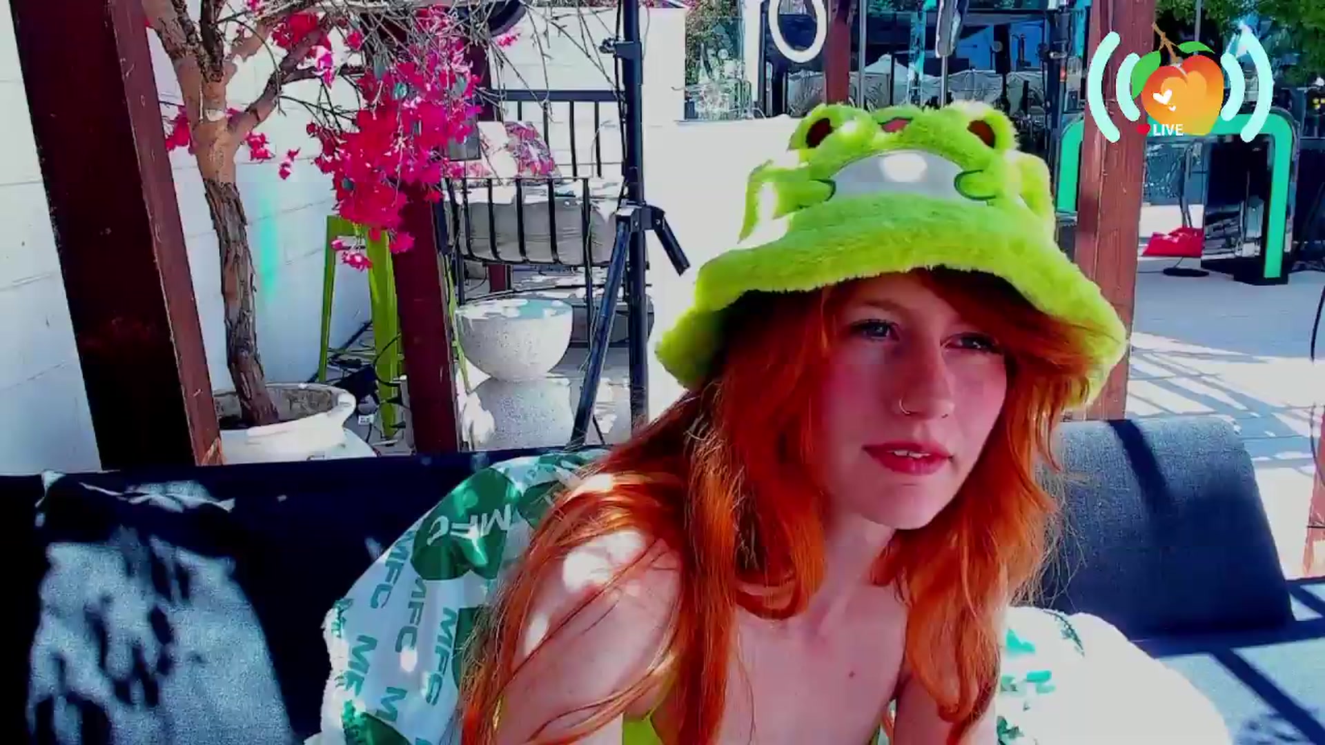 Gallery image thumbnail from SweetMango's myfreecams stream on, 05/19/2026, 21:26 image 1 of 20