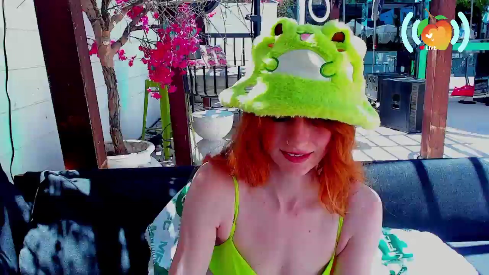 Gallery image thumbnail from SweetMango's myfreecams stream on, 05/19/2026, 21:26 image 3 of 20