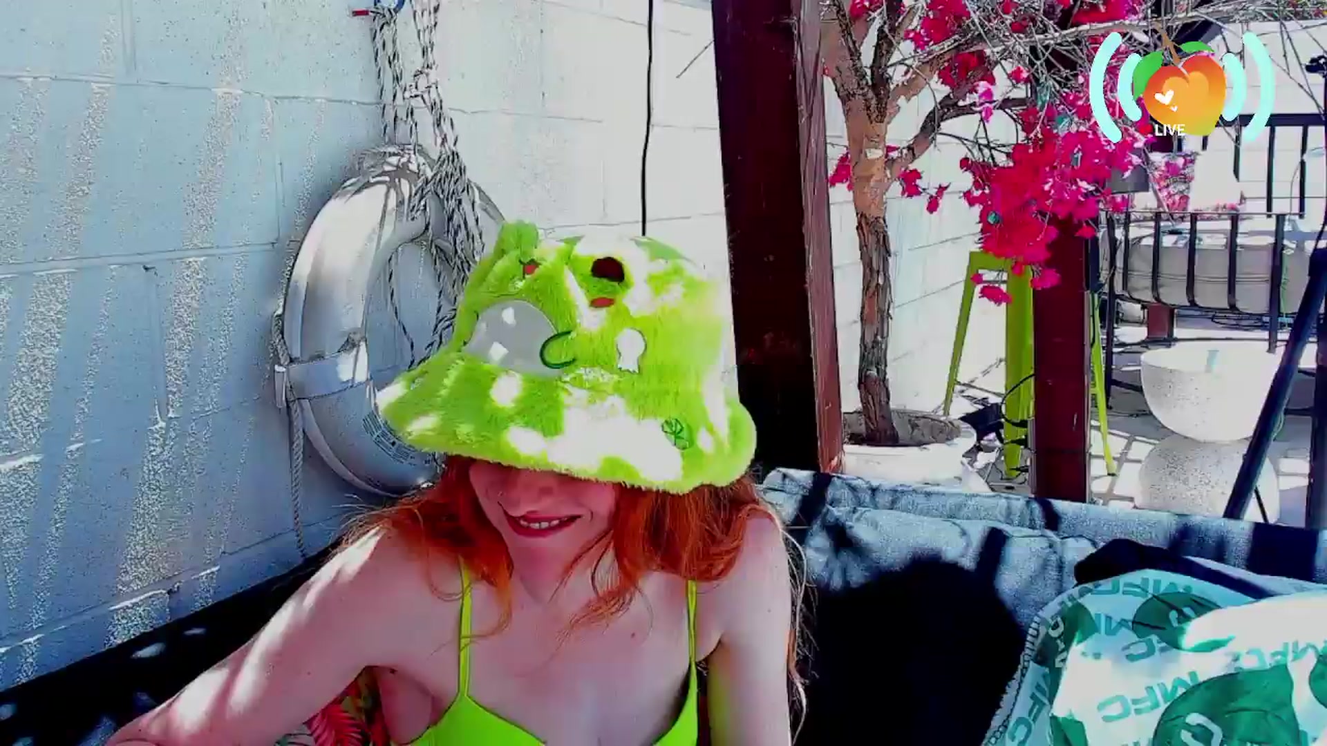 Gallery image thumbnail from SweetMango's myfreecams stream on, 05/19/2026, 21:26 image 13 of 20