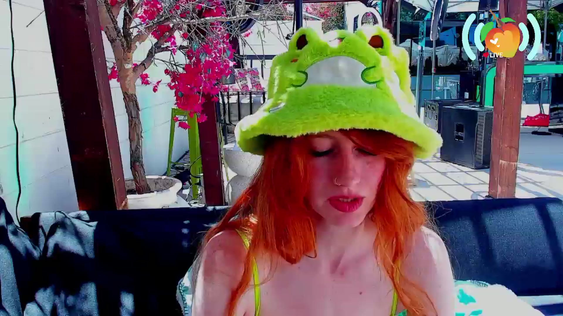 Gallery image thumbnail from SweetMango's myfreecams stream on, 05/19/2026, 21:26 image 4 of 20