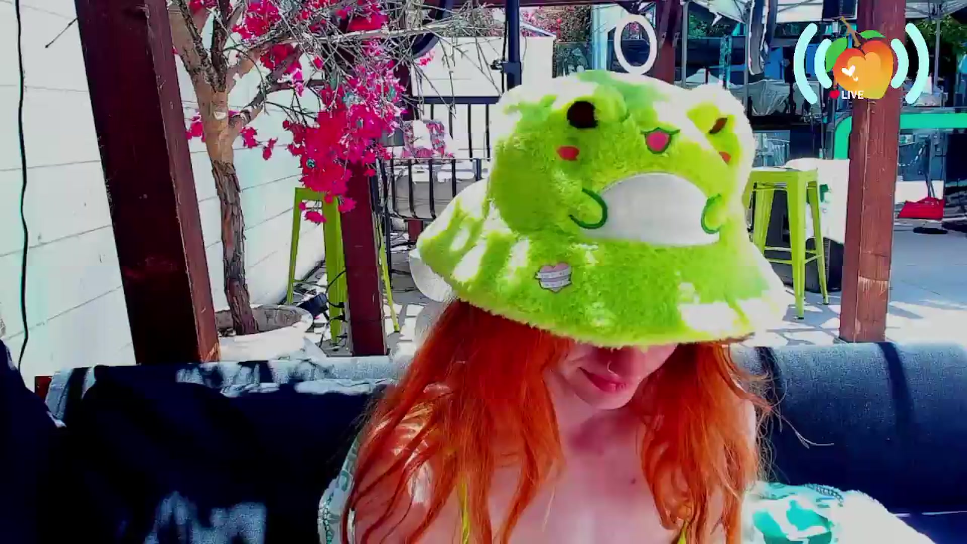Gallery image thumbnail from SweetMango's myfreecams stream on, 05/19/2026, 21:26 image 10 of 20