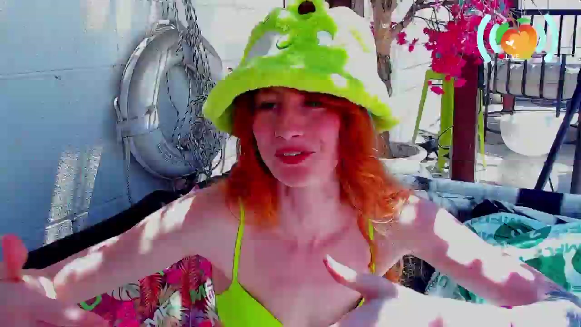 Gallery image thumbnail from SweetMango's myfreecams stream on, 05/19/2026, 21:26 image 15 of 20