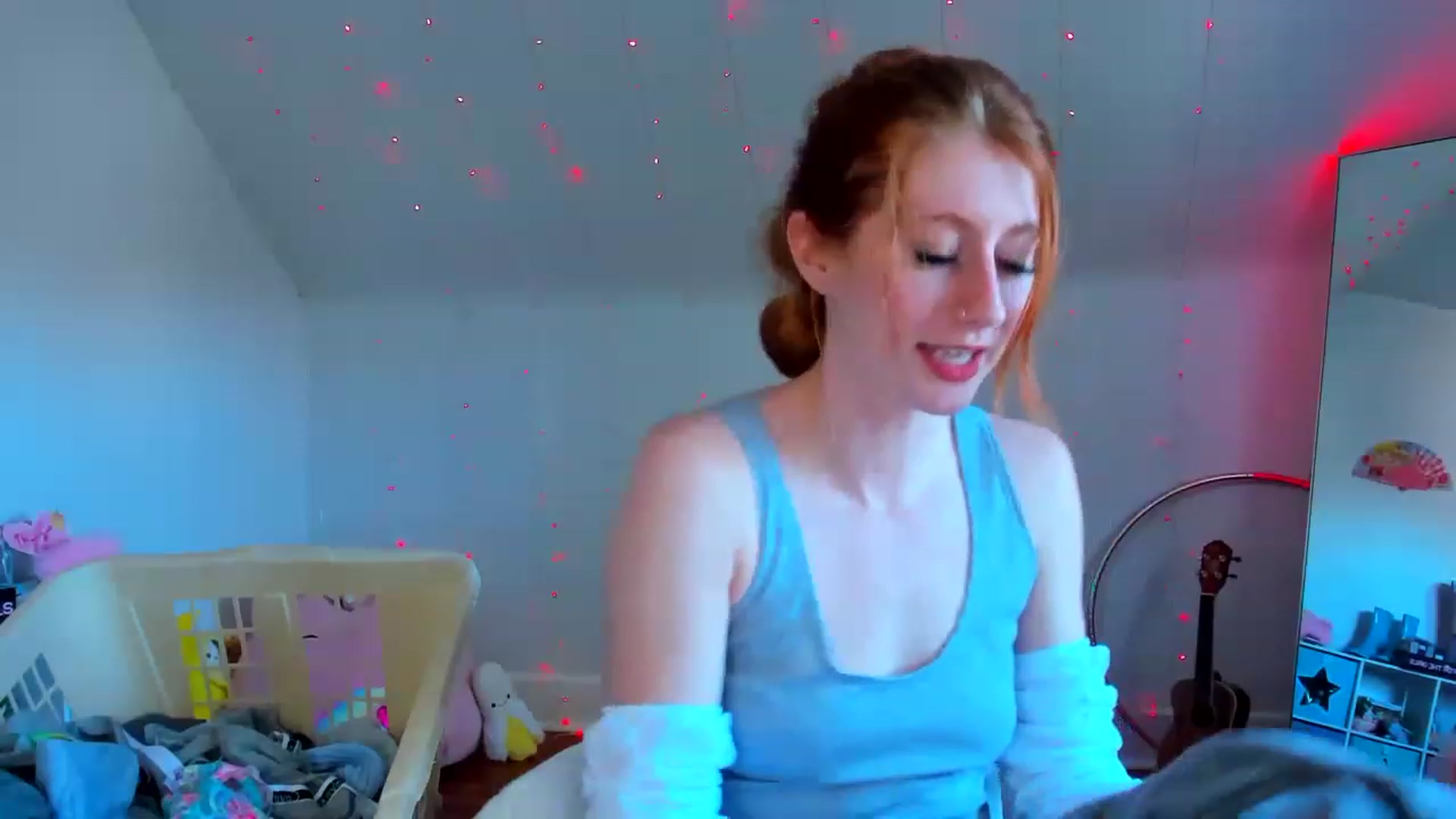 Gallery image thumbnail from SweetMango_'s myfreecams stream on, 05/04/2023, 20:25 image 14 of 20