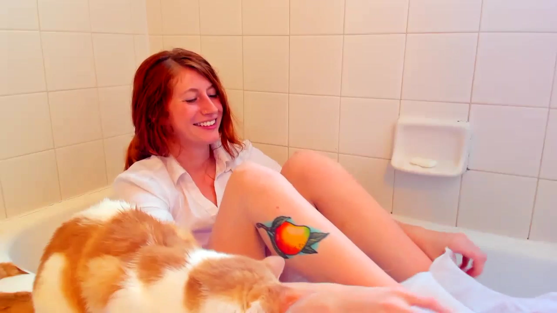 Gallery image thumbnail from SweetMango_'s myfreecams stream on, 05/19/2023, 19:24 image 17 of 20