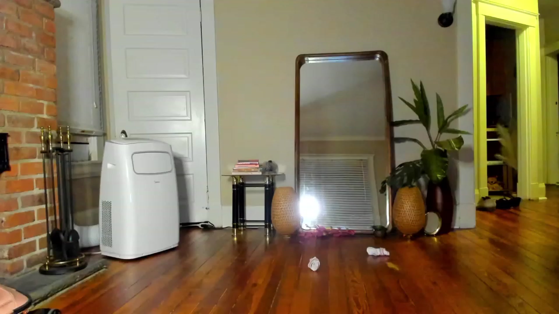 Gallery image thumbnail from SweetMango_'s myfreecams stream on, 11/07/2023, 07:00 image 11 of 20
