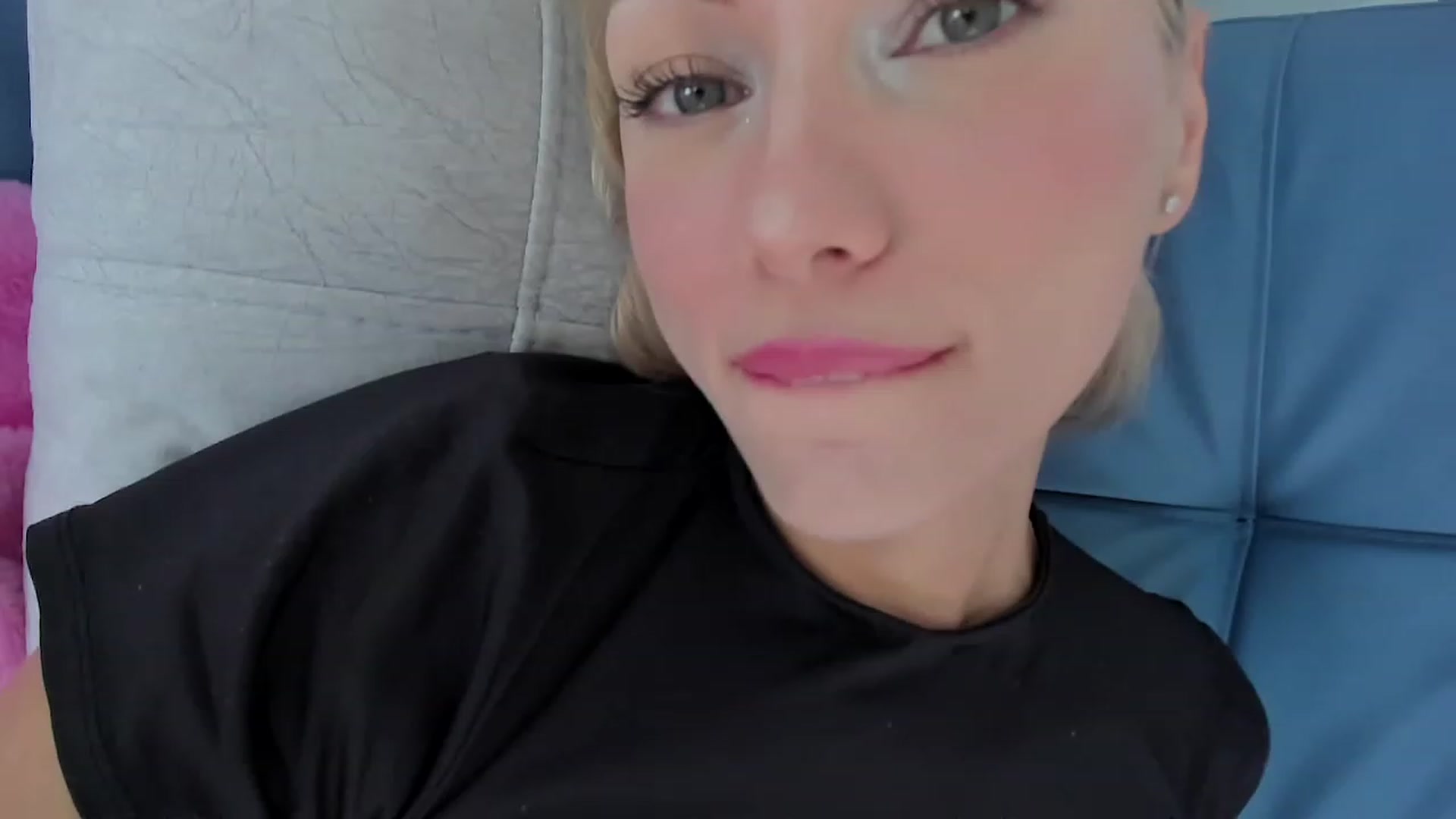 Gallery image thumbnail from SweetMar23's myfreecams stream on, 07/07/2023, 18:07 image 2 of 20