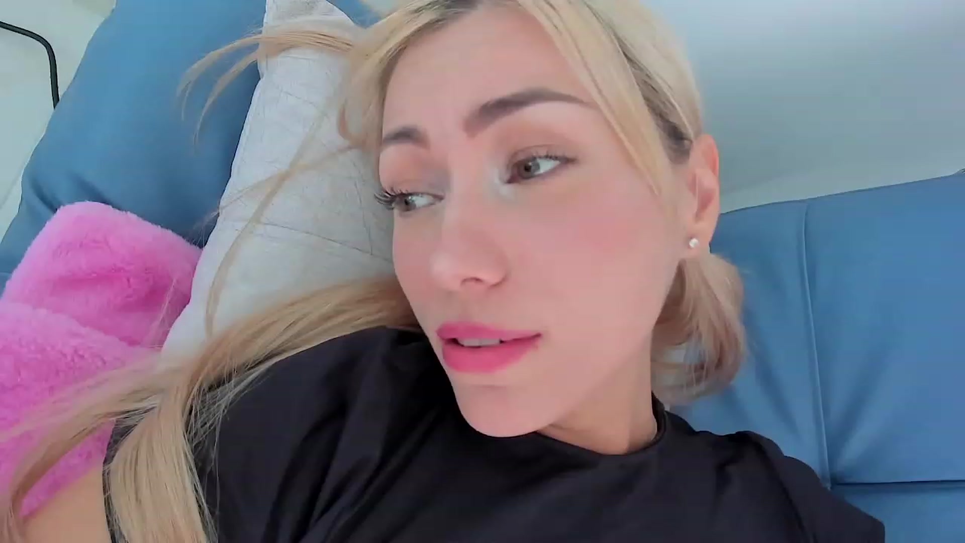 Gallery image thumbnail from SweetMar23's myfreecams stream on, 07/07/2023, 19:09 image 4 of 20