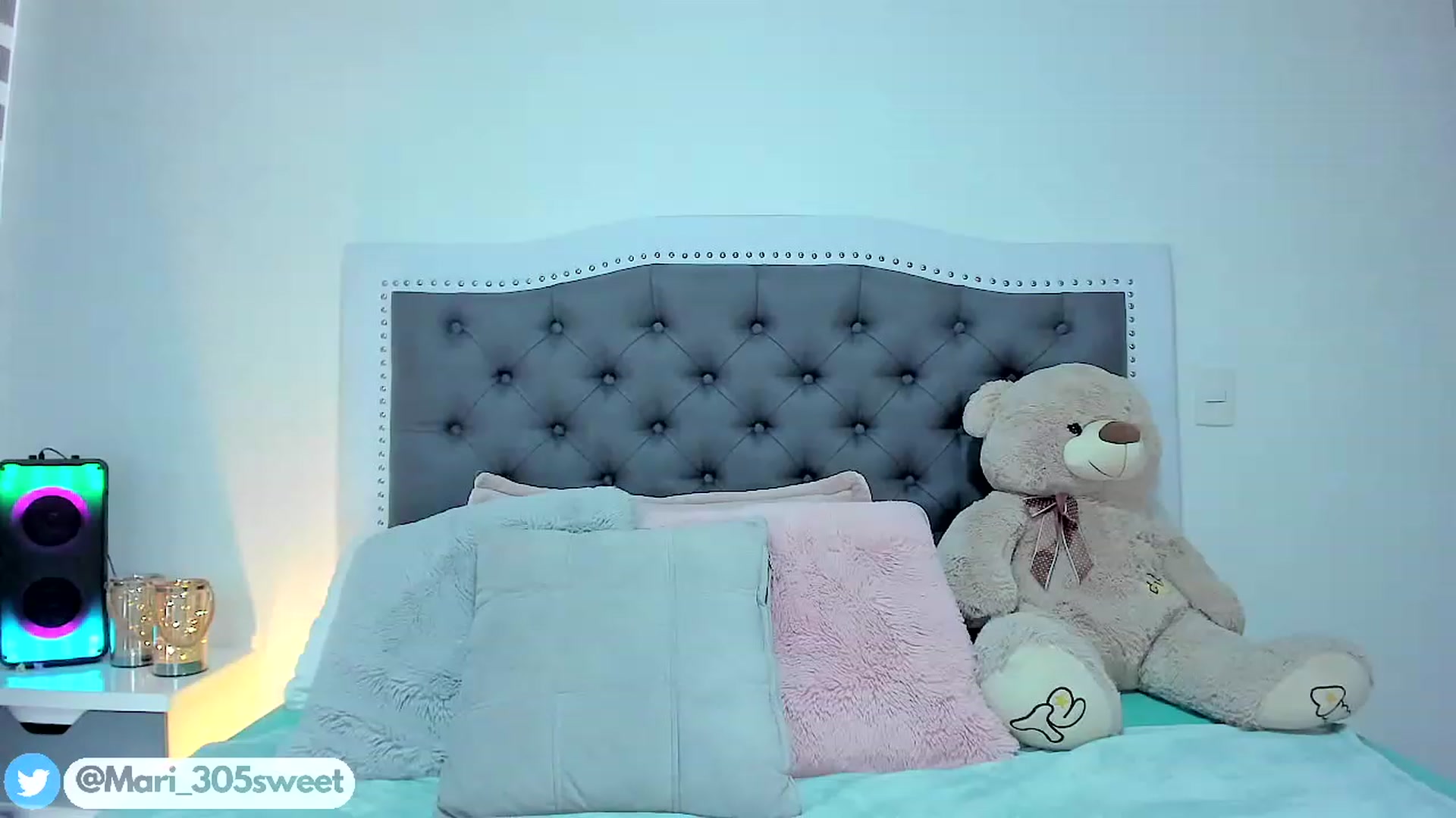 Gallery image thumbnail from SweetMar23's myfreecams stream on, 08/07/2023, 18:32 image 16 of 20