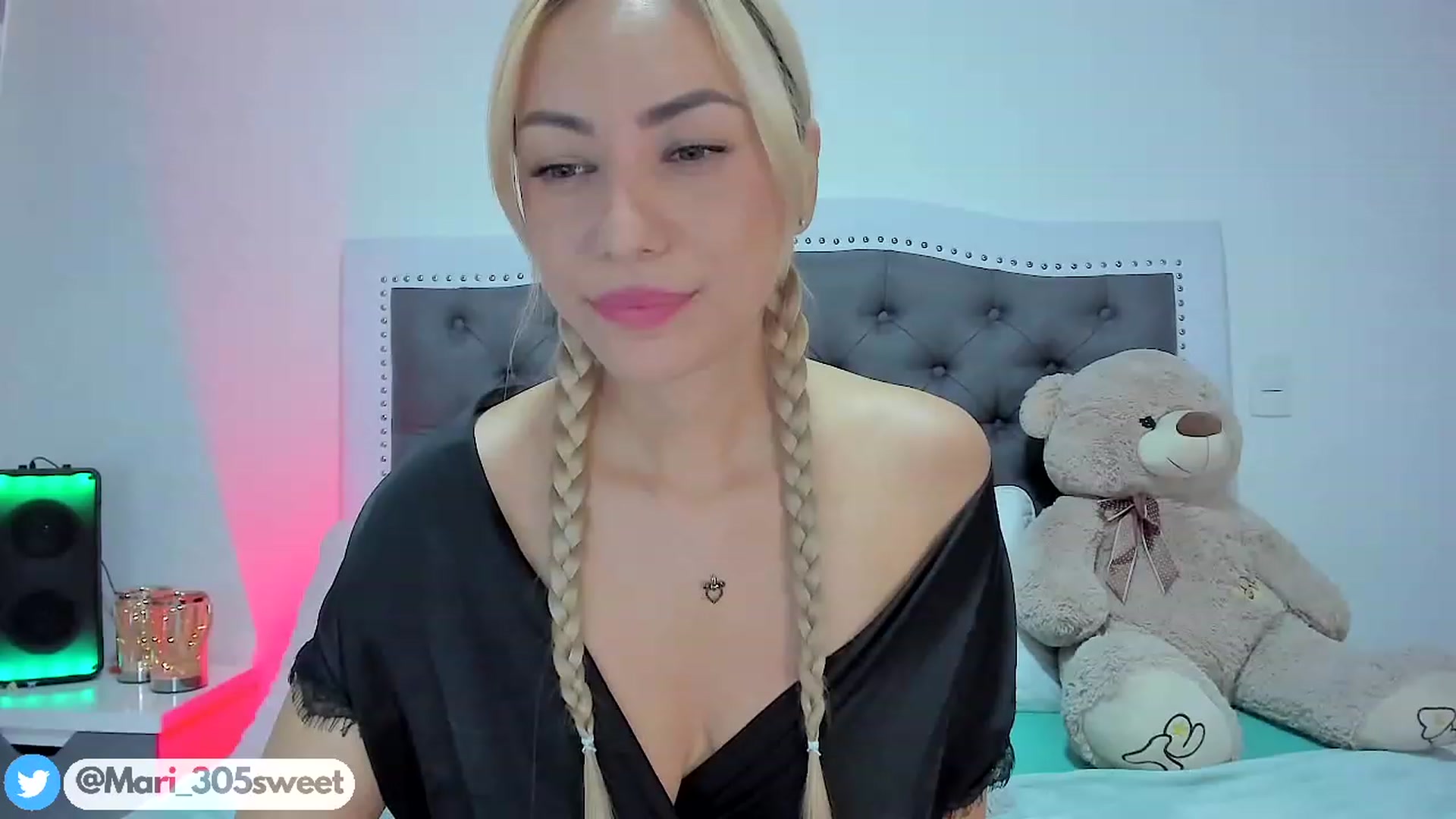 Gallery image thumbnail from SweetMar23's myfreecams stream on, 08/09/2023, 15:54 image 19 of 20