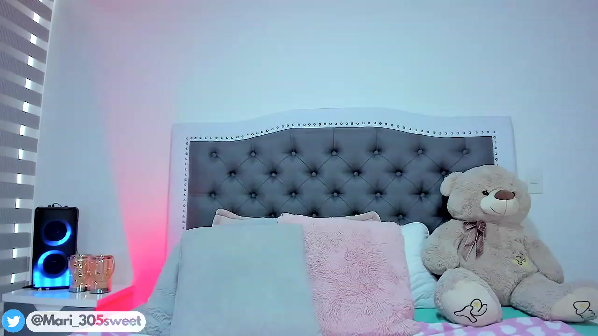 Gallery image thumbnail from SweetMar23's myfreecams stream on, 08/13/2023, 20:15 image 16 of 20