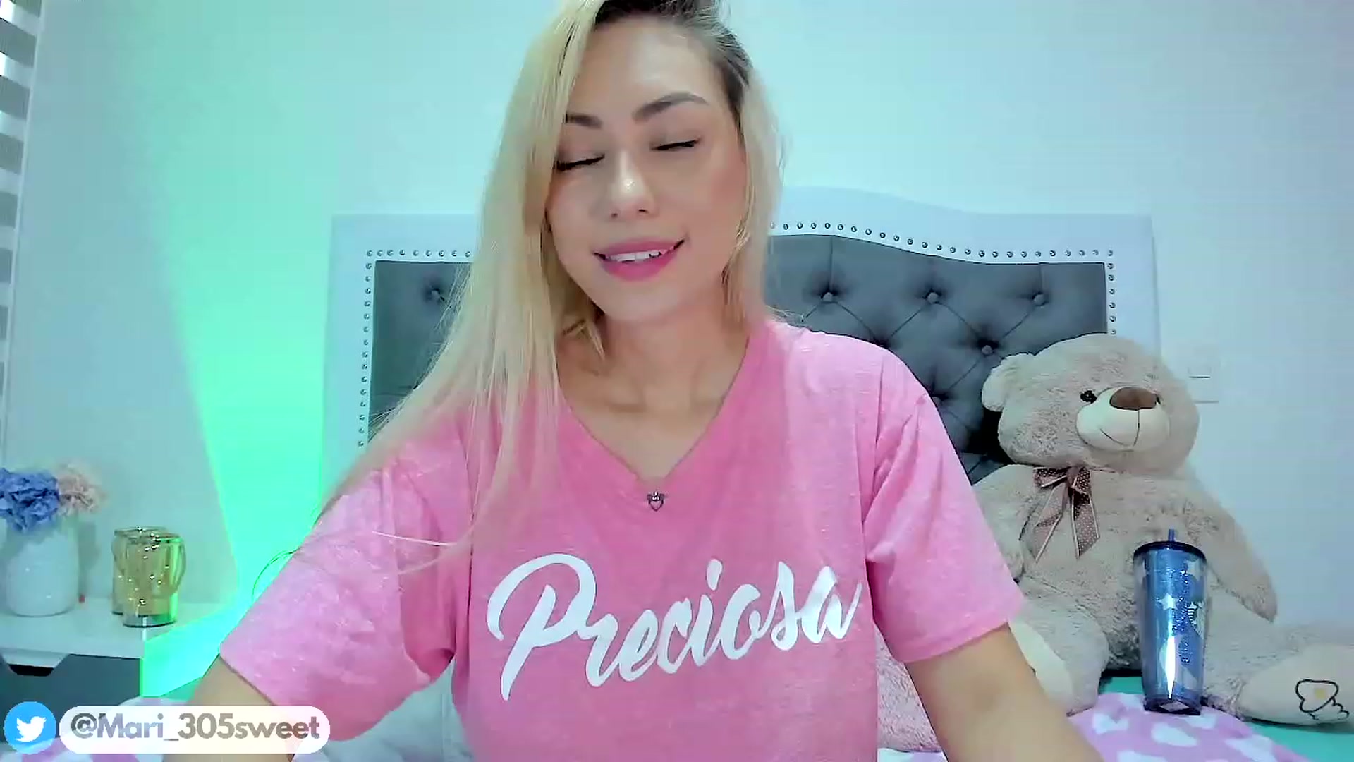 Gallery image thumbnail from SweetMar23's myfreecams stream on, 08/18/2023, 17:23 image 2 of 20
