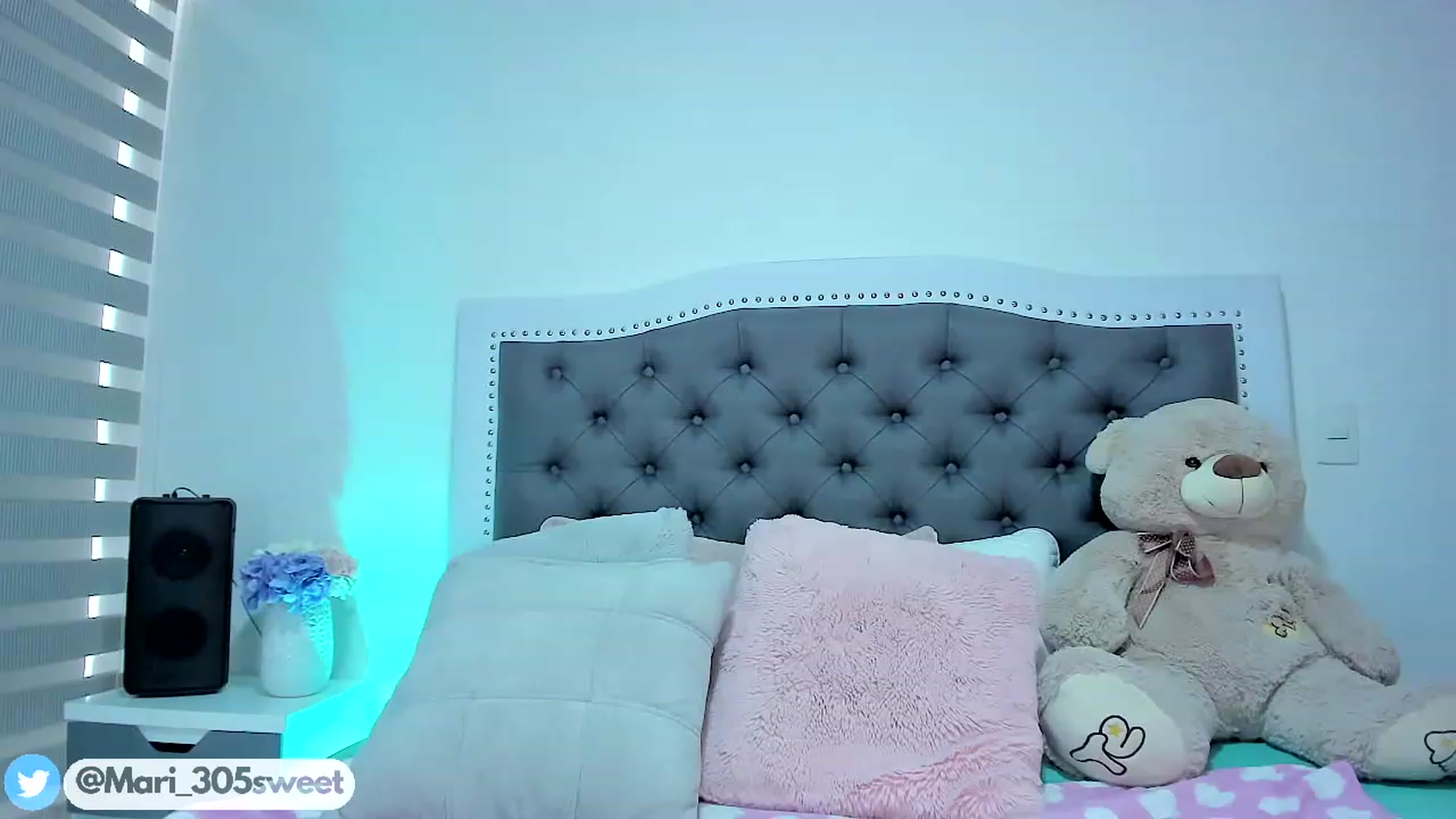 Gallery image thumbnail from SweetMar23's myfreecams stream on, 08/25/2023, 16:47 image 11 of 20