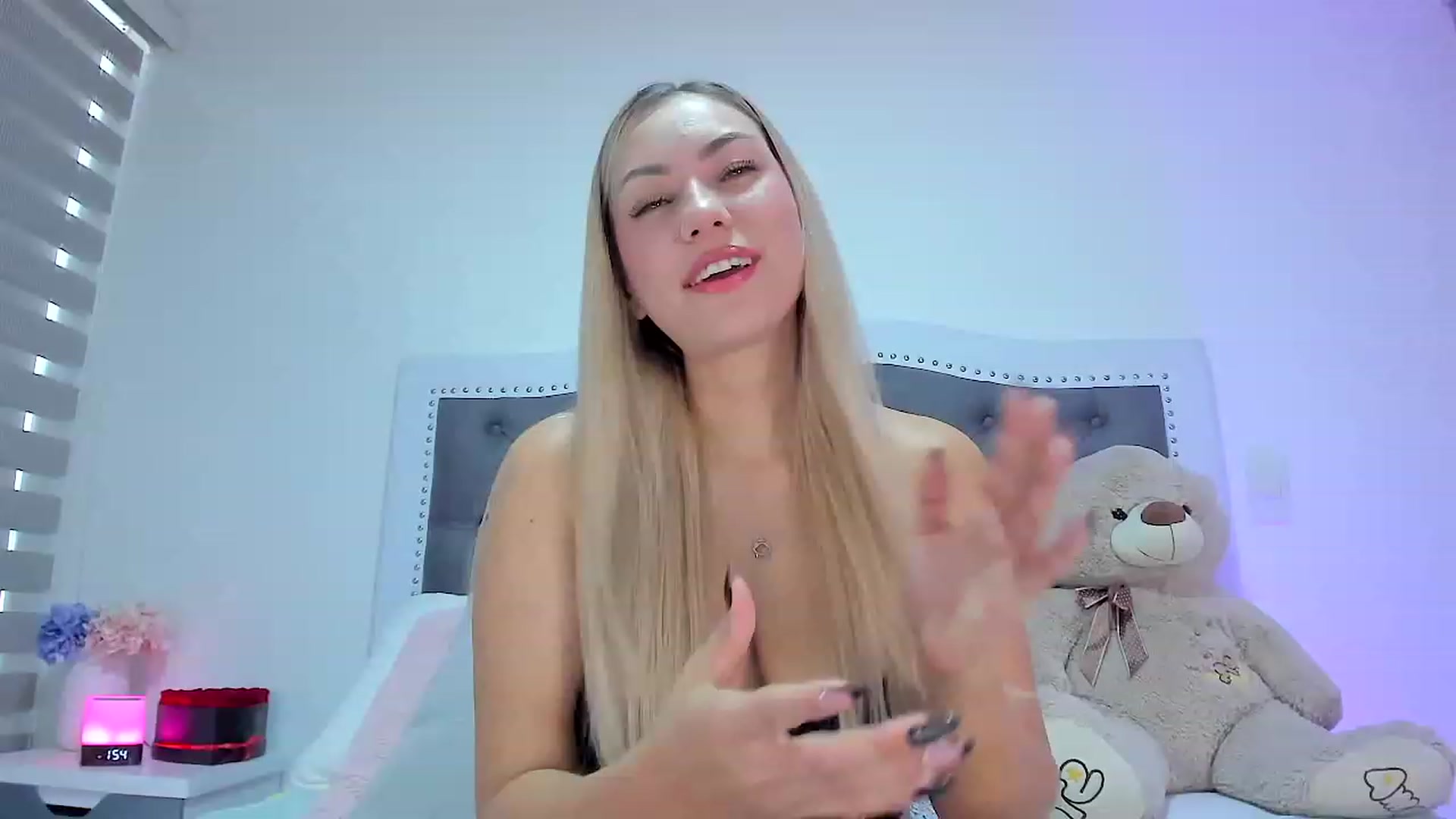 Gallery image thumbnail from SweetMar23's myfreecams stream on, 01/17/2024, 14:33 image 8 of 20