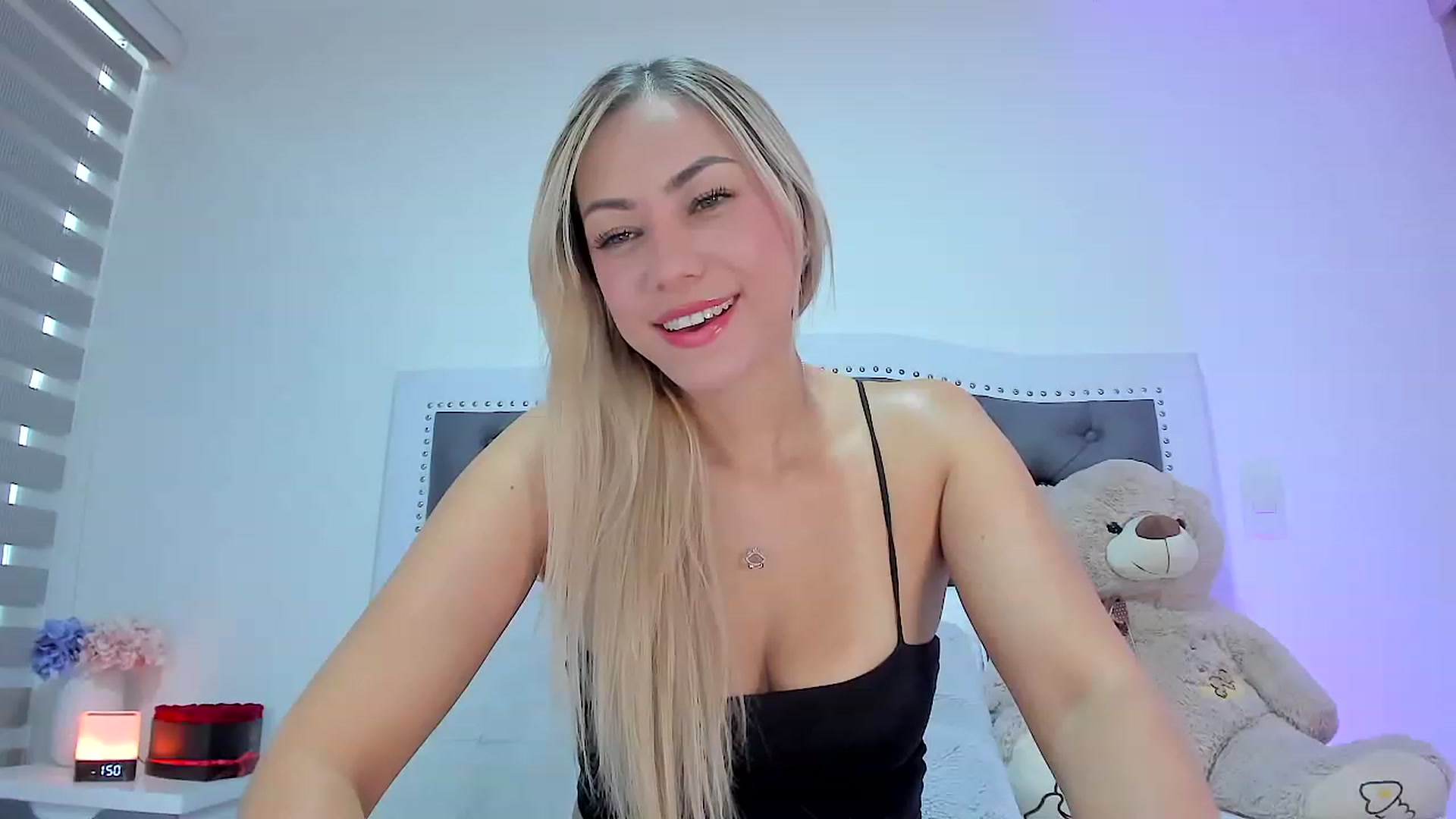 Gallery image thumbnail from SweetMar23's myfreecams stream on, 01/17/2024, 14:33 image 4 of 20