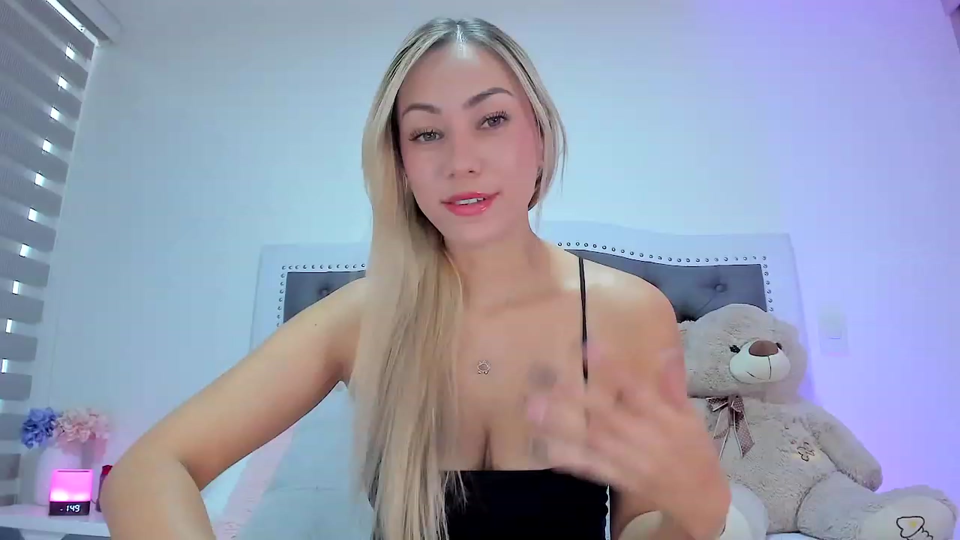 Gallery image thumbnail from SweetMar23's myfreecams stream on, 01/17/2024, 14:33 image 3 of 20