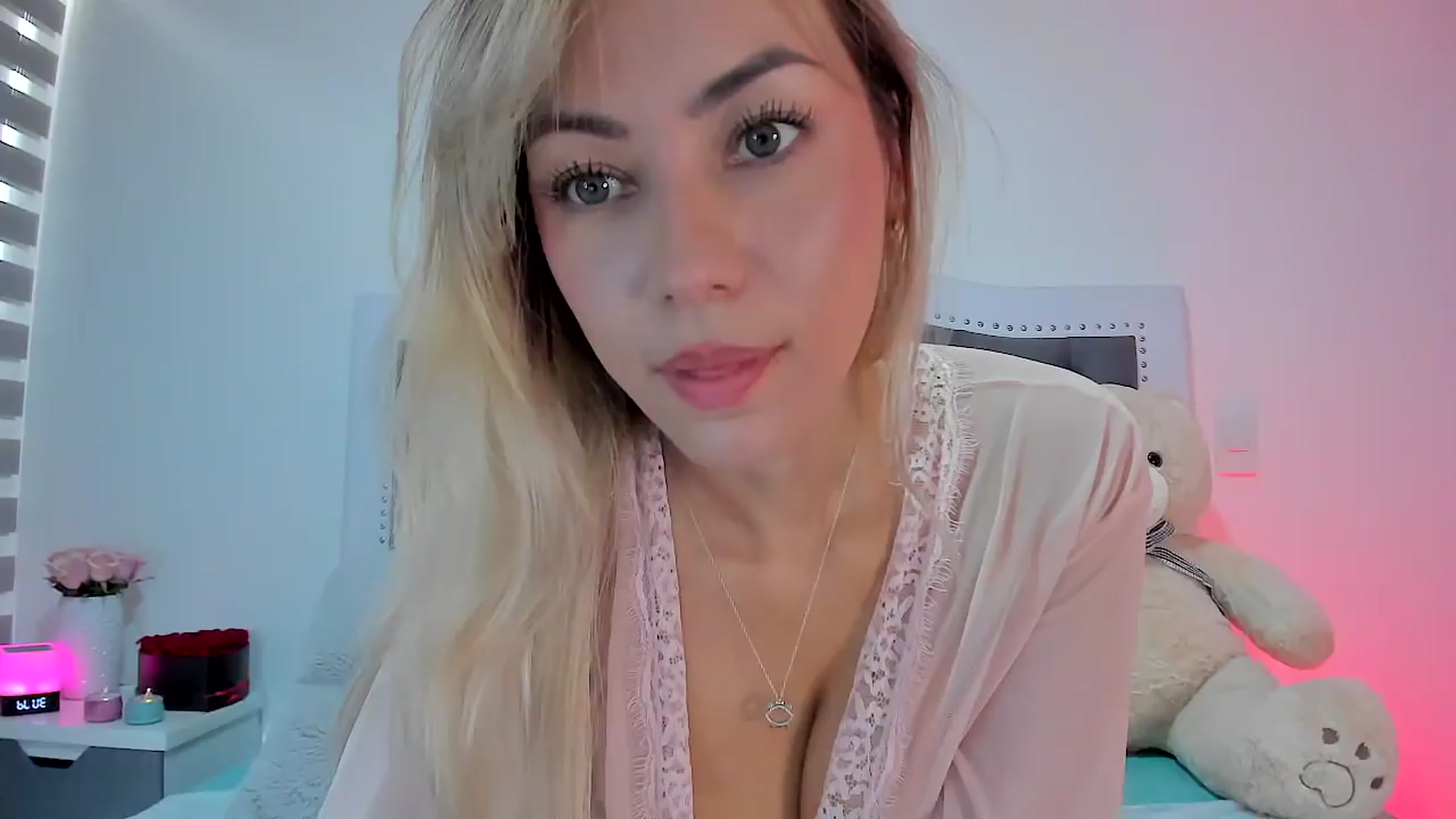 Gallery image thumbnail from SweetMar23's myfreecams stream on, 03/26/2024, 18:24 image 9 of 20