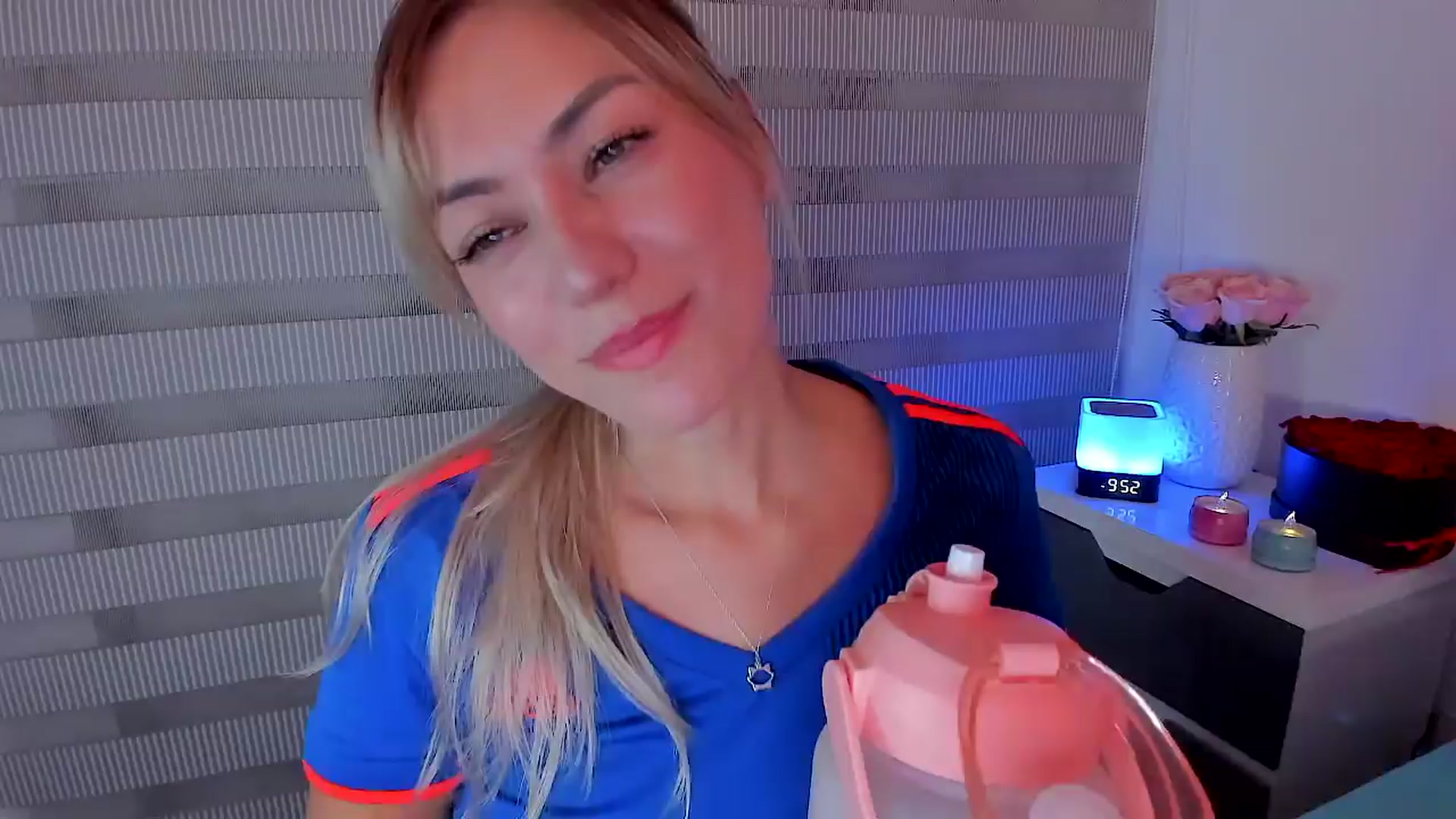 Gallery image thumbnail from SweetMar23's myfreecams stream on, 03/27/2024, 04:48 image 4 of 20