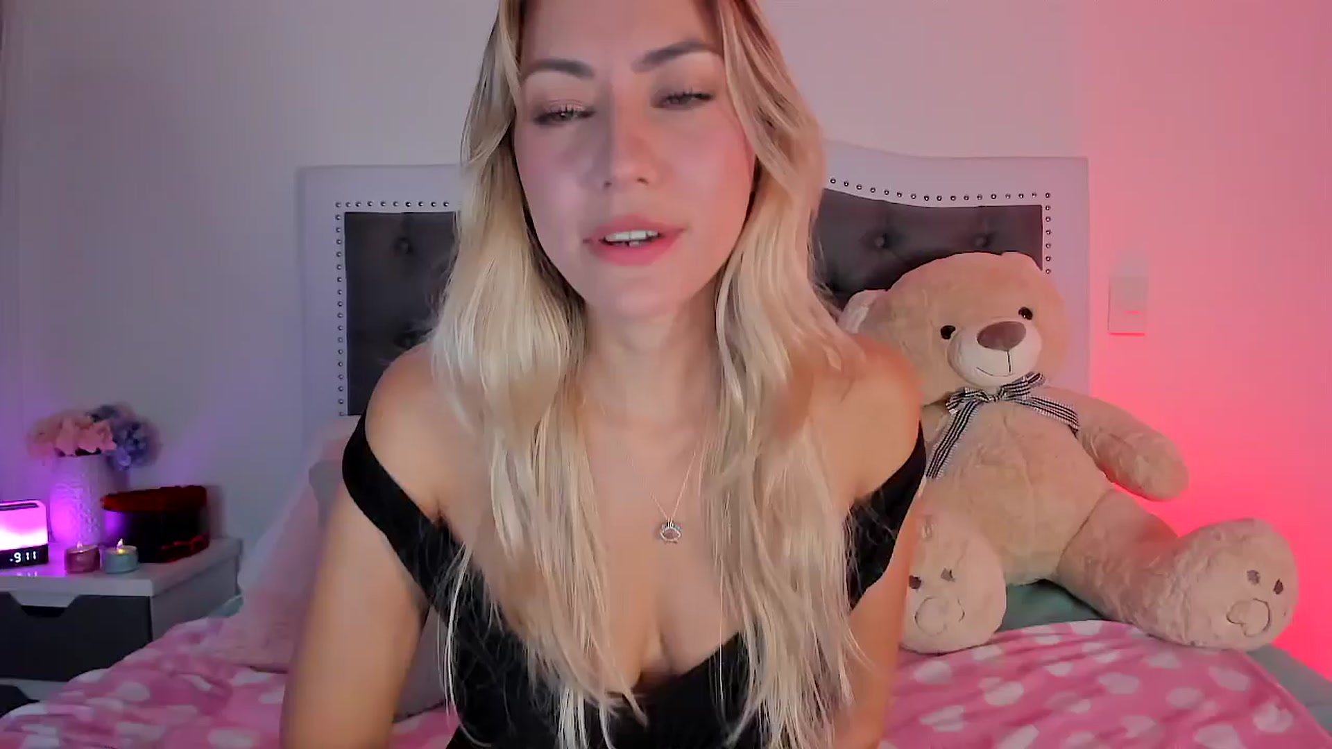 Gallery image thumbnail from SweetMar23's myfreecams stream on, 03/31/2024, 03:37 image 4 of 20