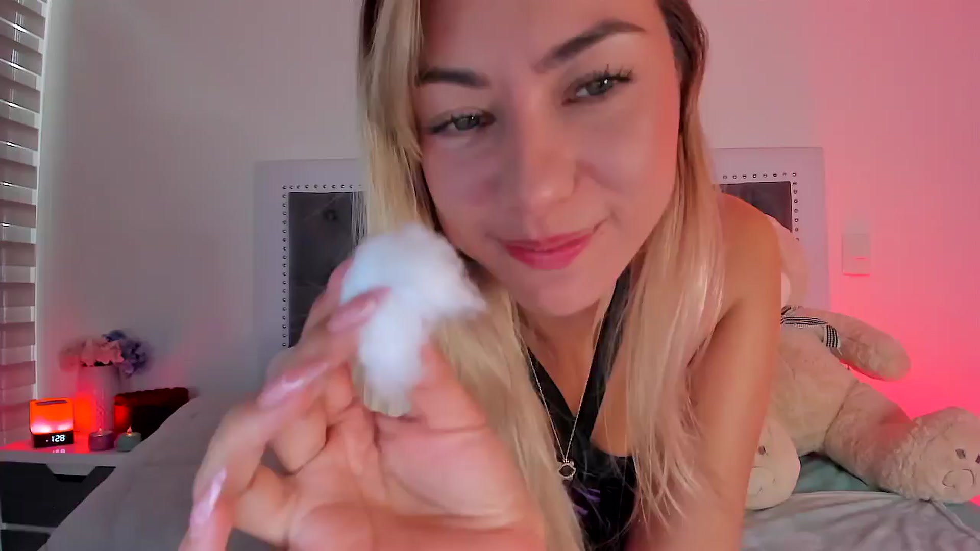 Gallery image thumbnail from SweetMar23's myfreecams stream on, 04/02/2024, 18:33 image 20 of 20