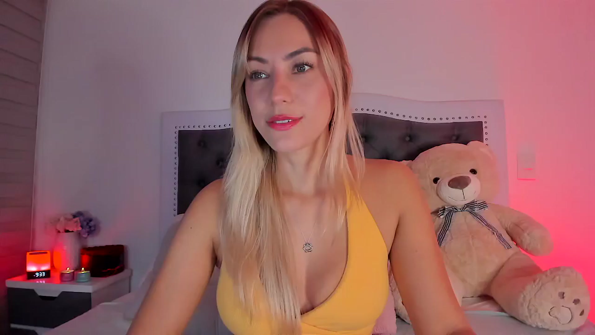 Gallery image thumbnail from SweetMar23's myfreecams stream on, 04/09/2024, 04:16 image 2 of 20