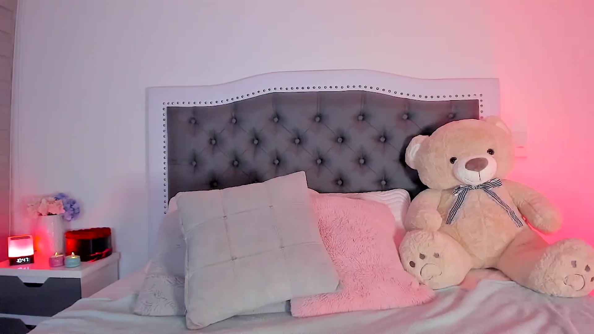 Gallery image thumbnail from SweetMar23's myfreecams stream on, 04/11/2024, 03:52 image 20 of 20
