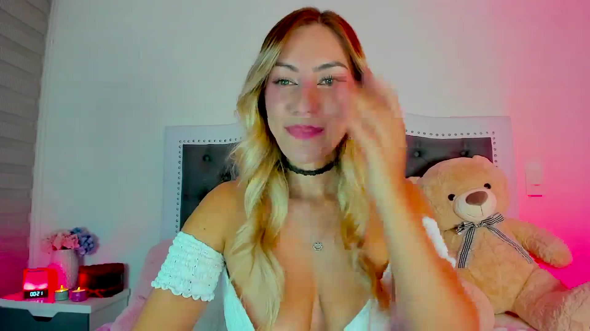 Gallery image thumbnail from SweetMar23's myfreecams stream on, 04/28/2024, 05:36 image 5 of 20