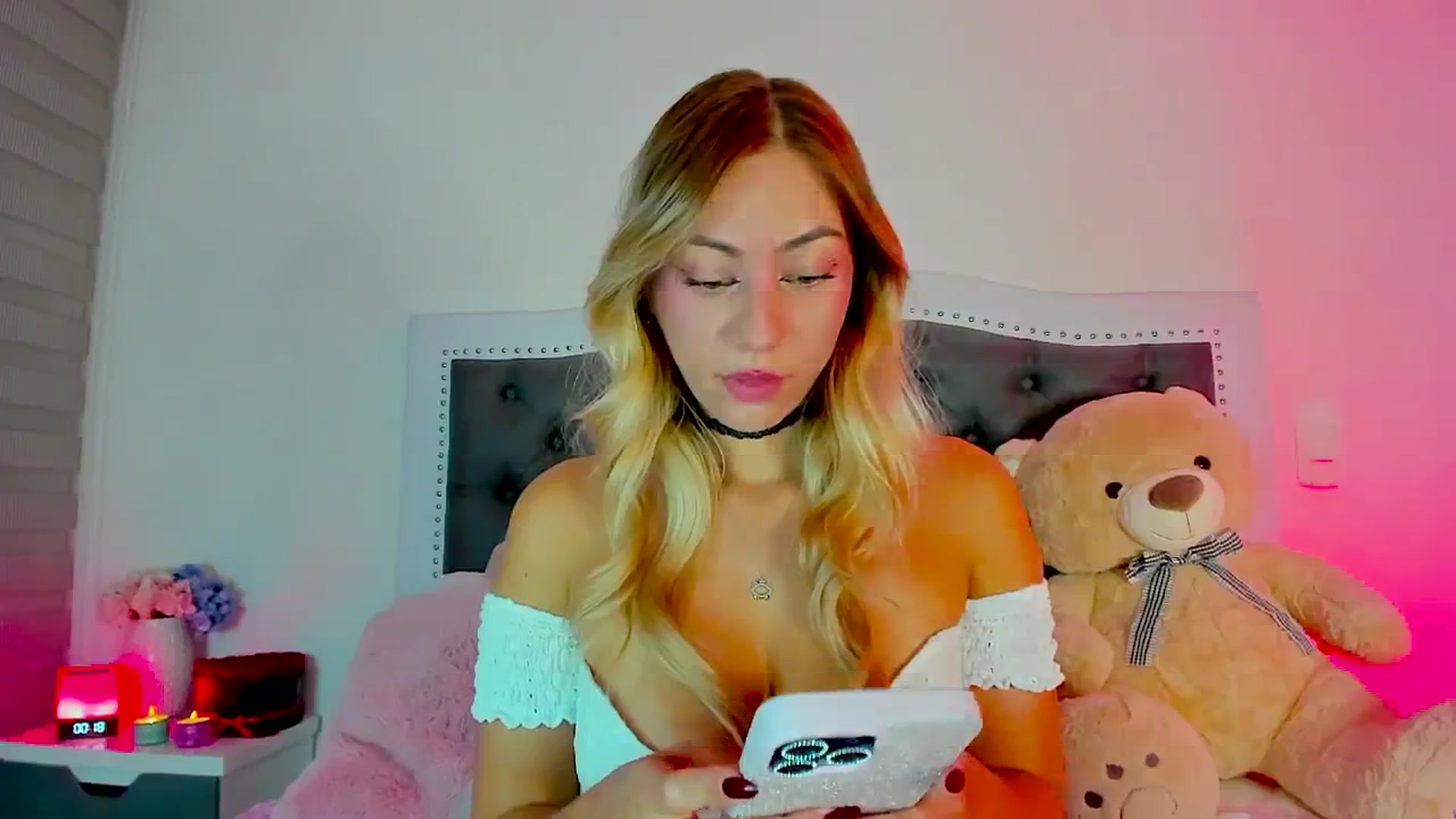 Gallery image thumbnail from SweetMar23's myfreecams stream on, 04/28/2024, 05:36 image 2 of 20