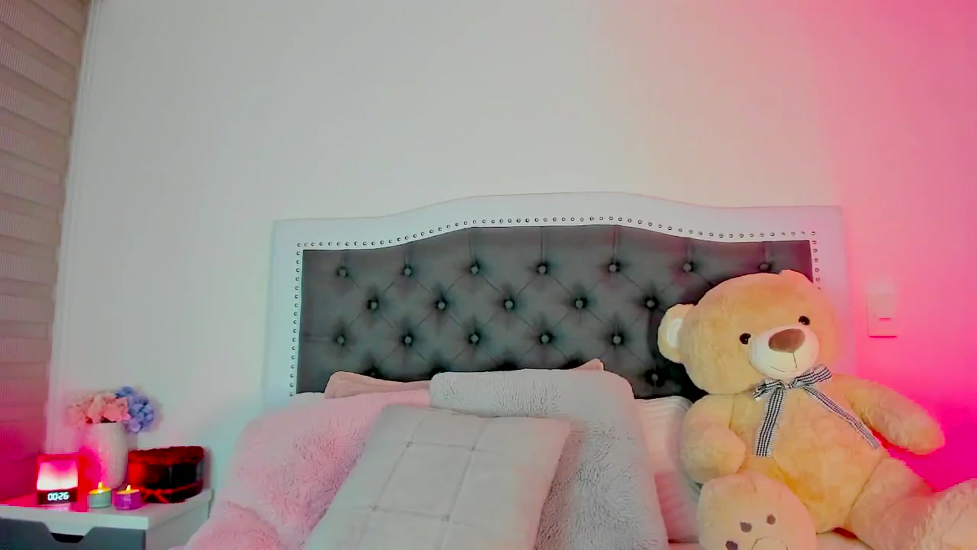 Gallery image thumbnail from SweetMar23's myfreecams stream on, 04/28/2024, 05:36 image 10 of 20