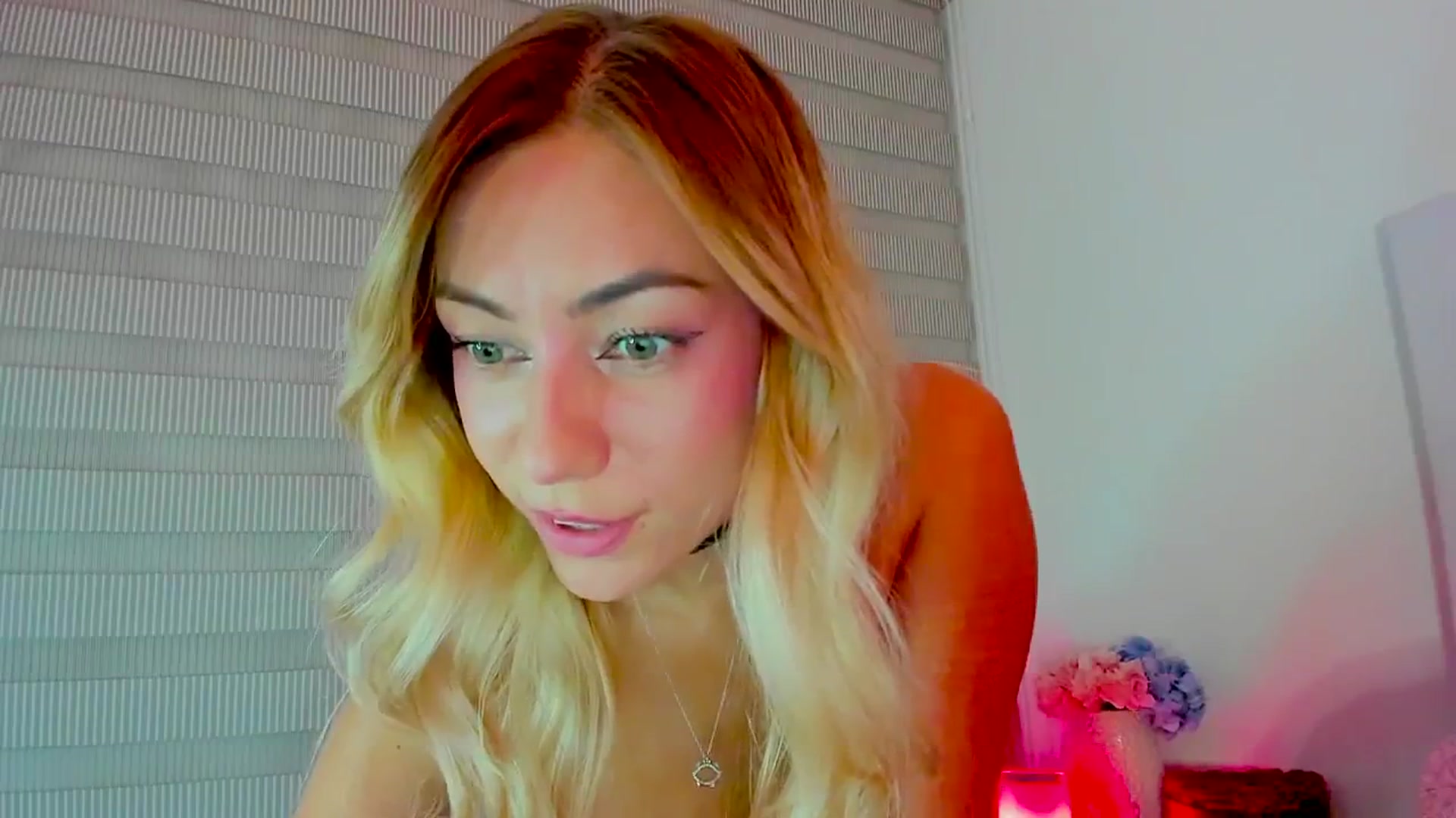 Gallery image thumbnail from SweetMar23's myfreecams stream on, 04/28/2024, 05:36 image 20 of 20
