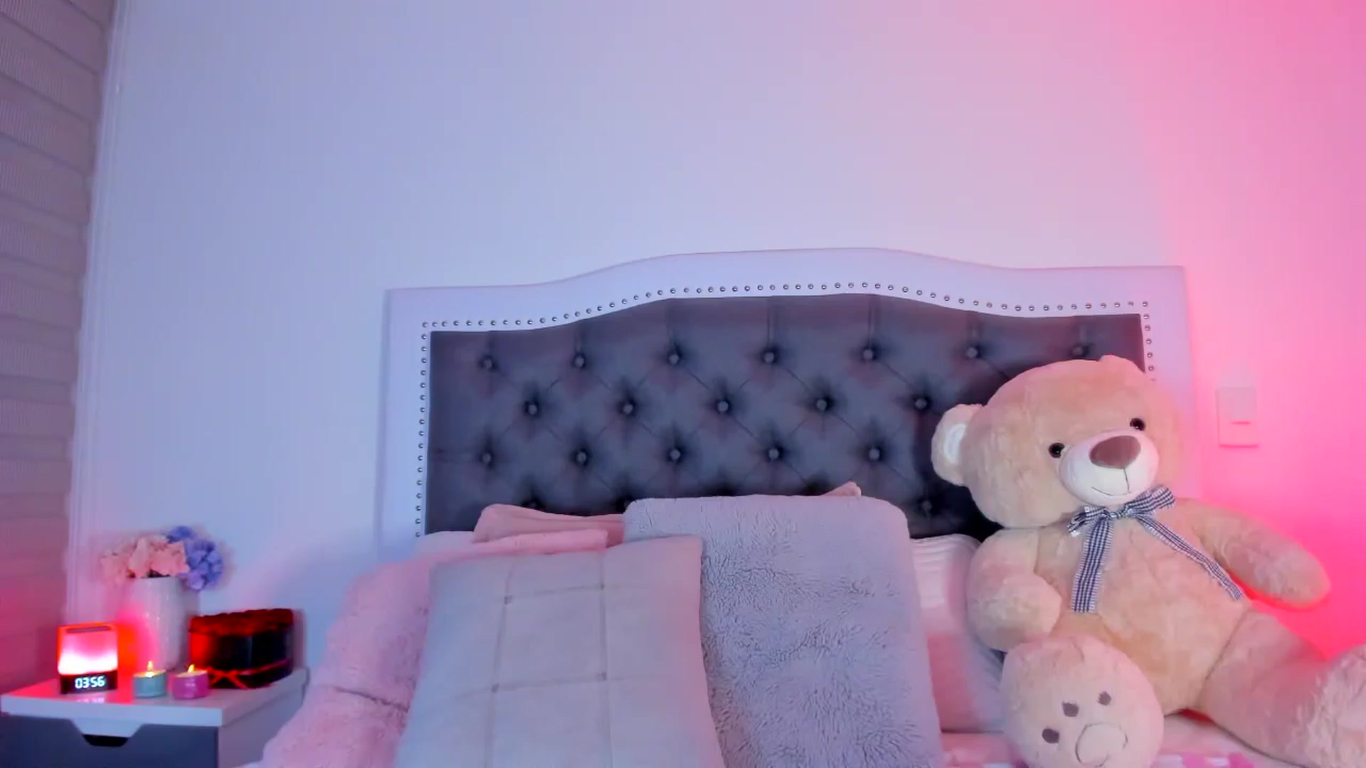 Gallery image thumbnail from SweetMar23's myfreecams stream on, 04/28/2024, 10:21 image 2 of 20