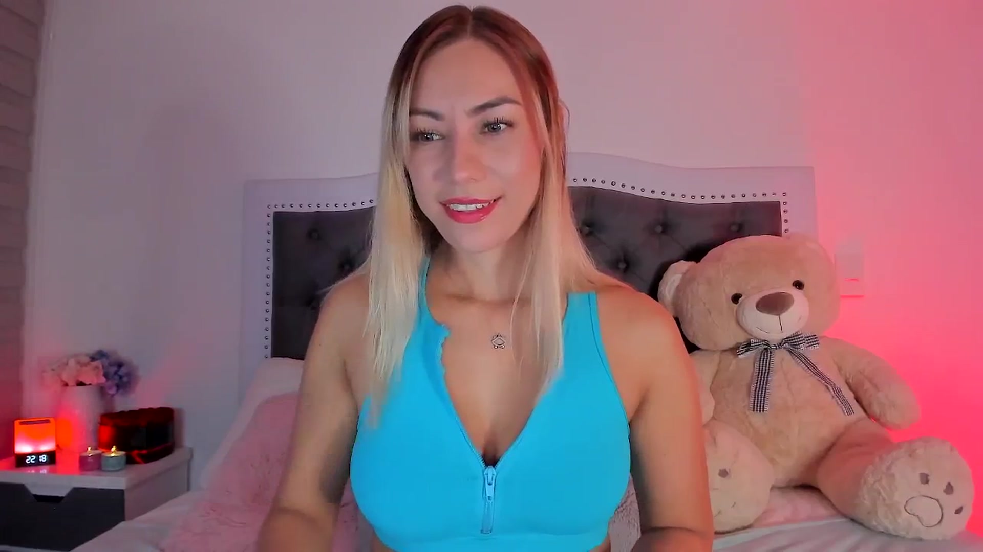 Gallery image thumbnail from SweetMar23's myfreecams stream on, 05/01/2024, 03:20 image 16 of 20