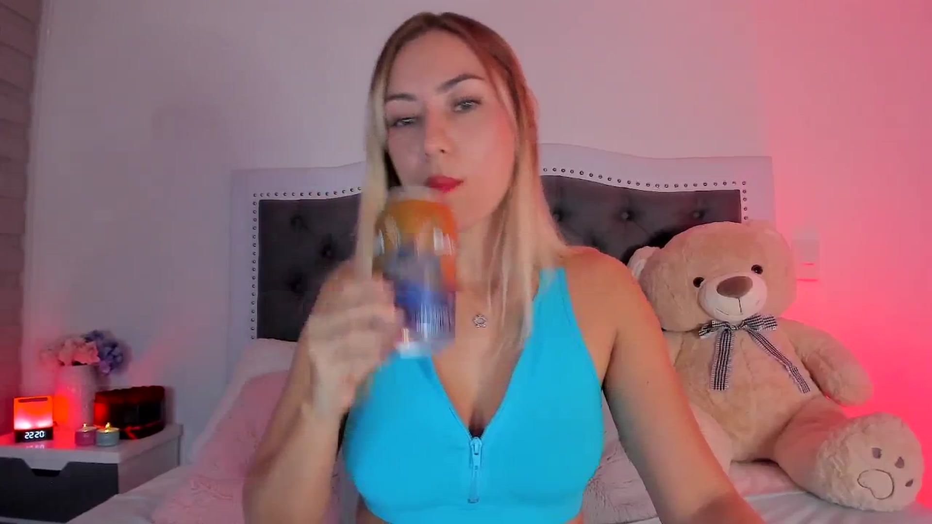 Gallery image thumbnail from SweetMar23's myfreecams stream on, 05/01/2024, 03:20 image 19 of 20
