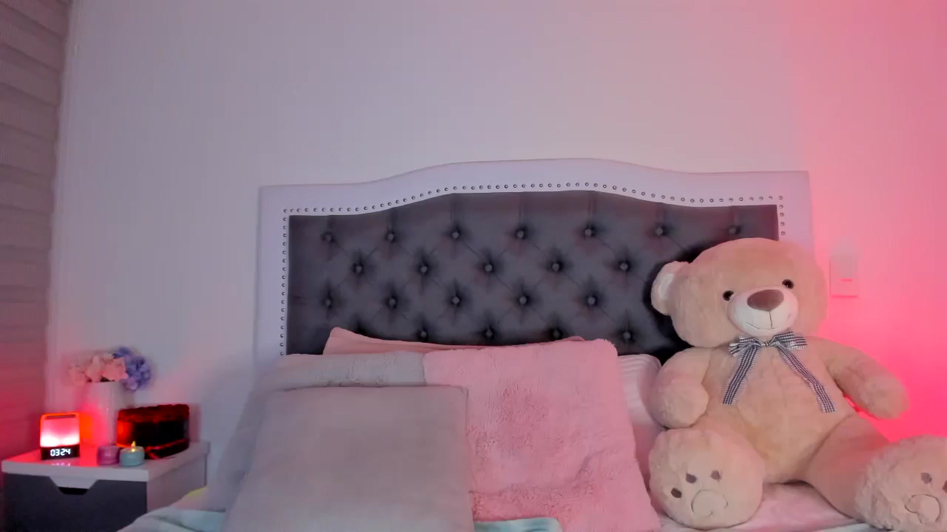 Gallery image thumbnail from SweetMar23's myfreecams stream on, 05/04/2024, 09:24 image 2 of 20