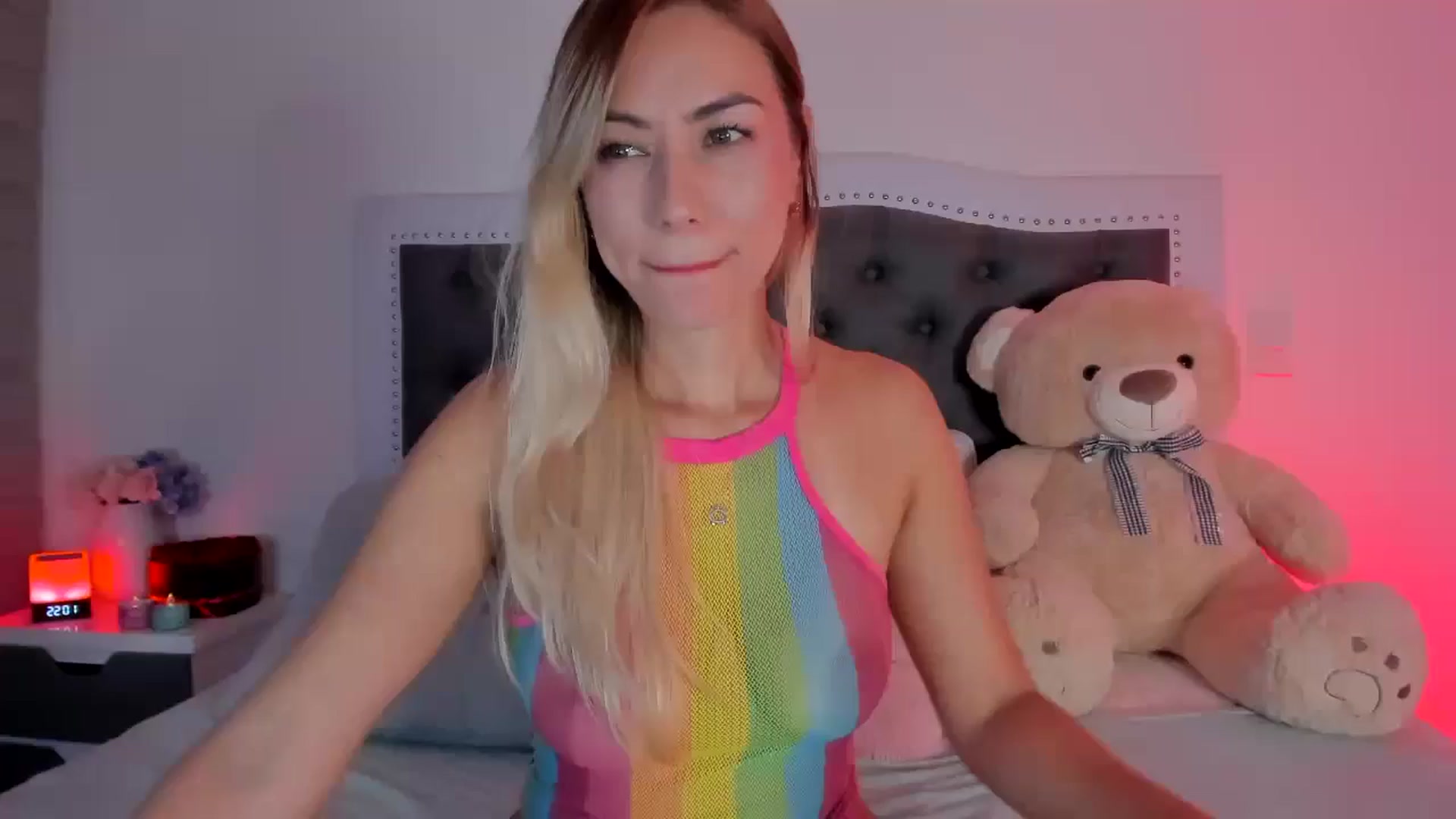 Gallery image thumbnail from SweetMar23's myfreecams stream on, 05/10/2024, 03:29 image 8 of 20