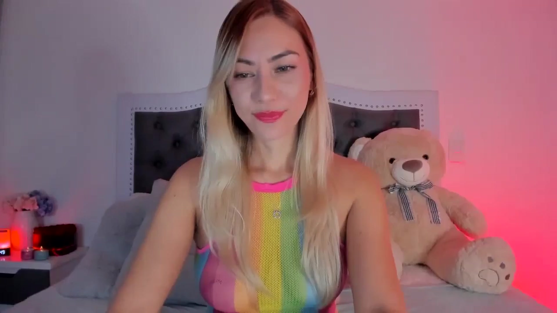 Gallery image thumbnail from SweetMar23's myfreecams stream on, 05/10/2024, 03:29 image 3 of 20