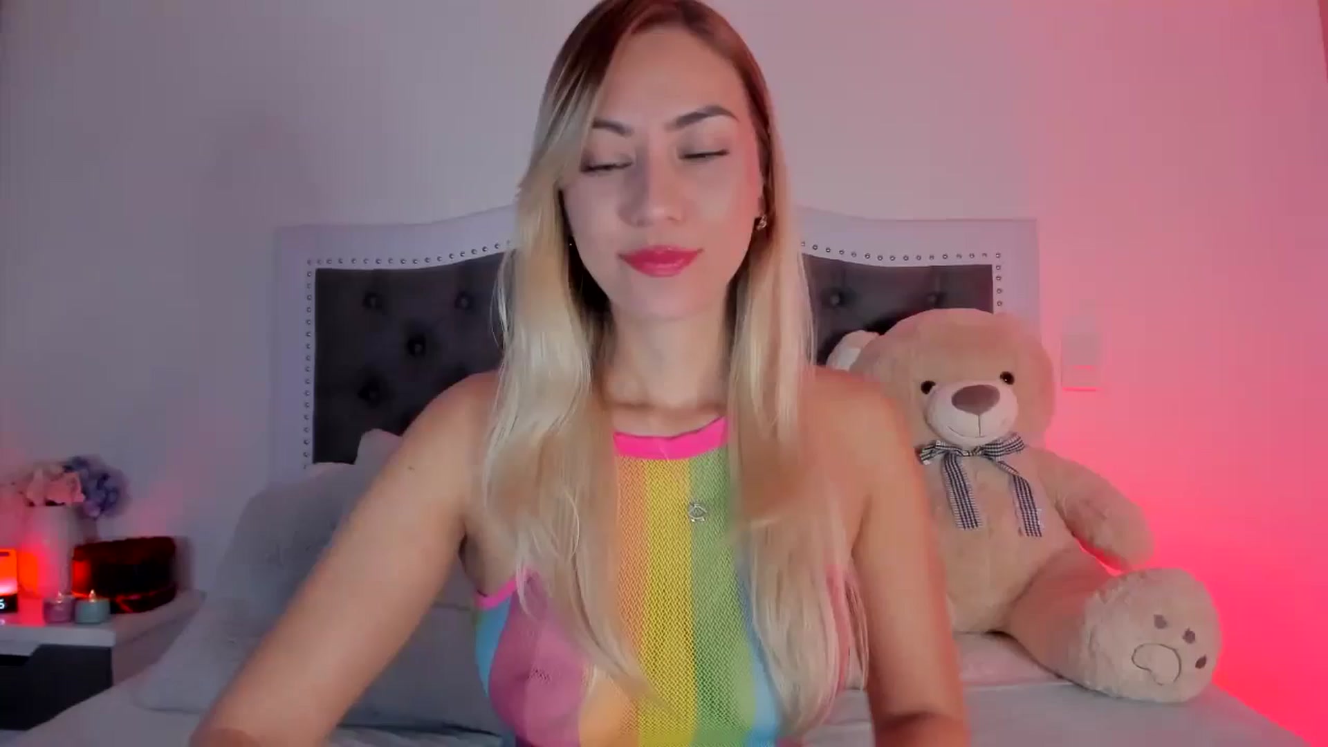 Gallery image thumbnail from SweetMar23's myfreecams stream on, 05/10/2024, 03:29 image 1 of 20