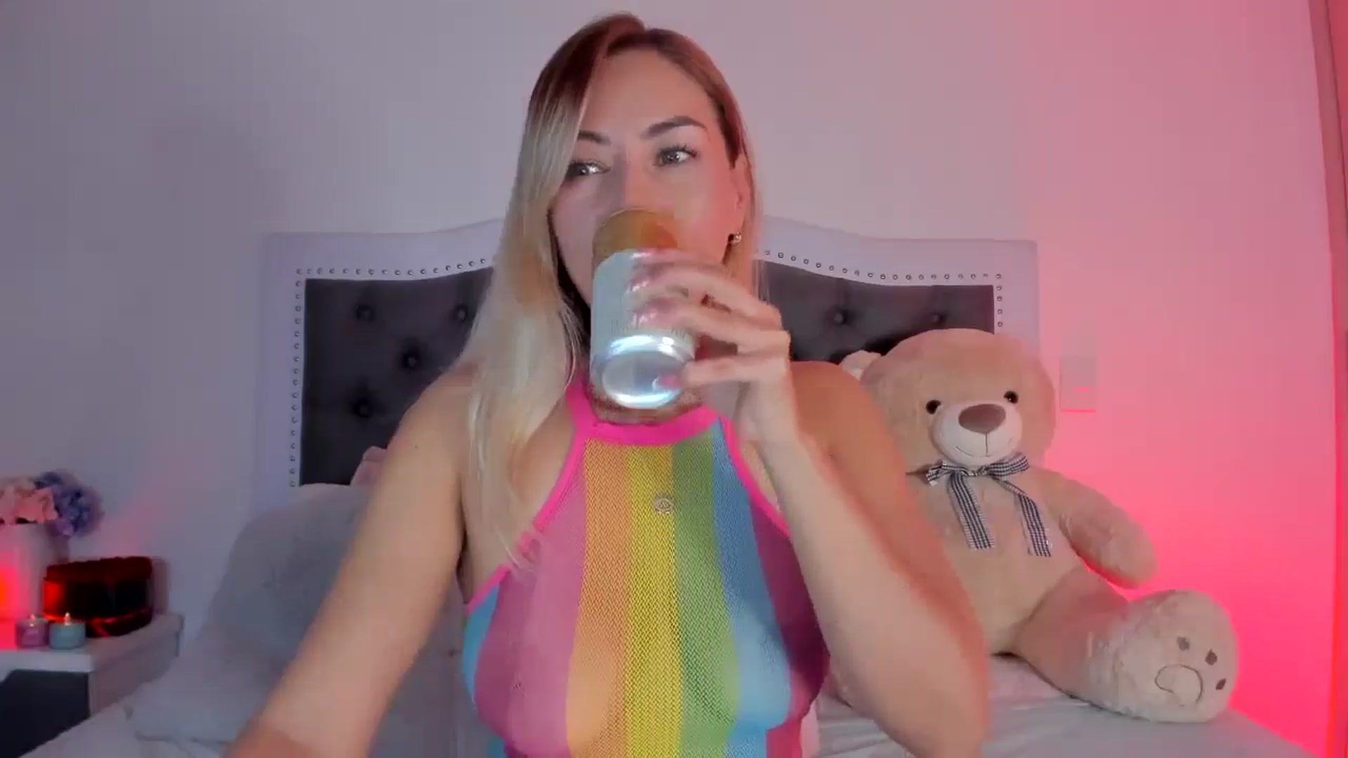 Gallery image thumbnail from SweetMar23's myfreecams stream on, 05/10/2024, 04:11 image 14 of 20