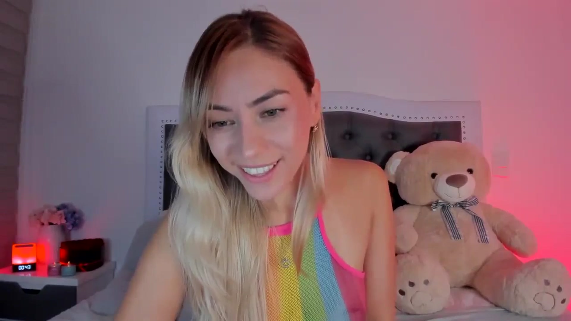 Gallery image thumbnail from SweetMar23's myfreecams stream on, 05/10/2024, 07:27 image 10 of 20